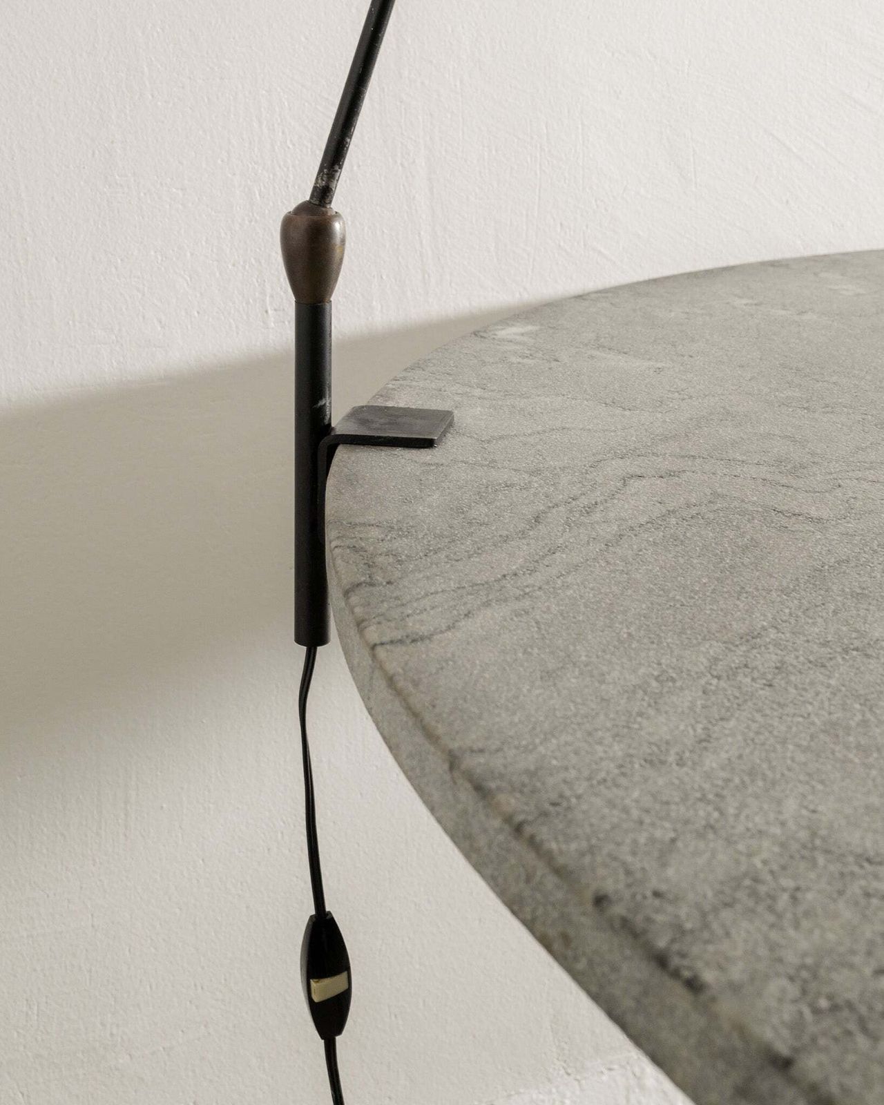 Original French Mid Century Black Agrafée Desk Clip Lamp Serge Mouille, 1950s photo furniture