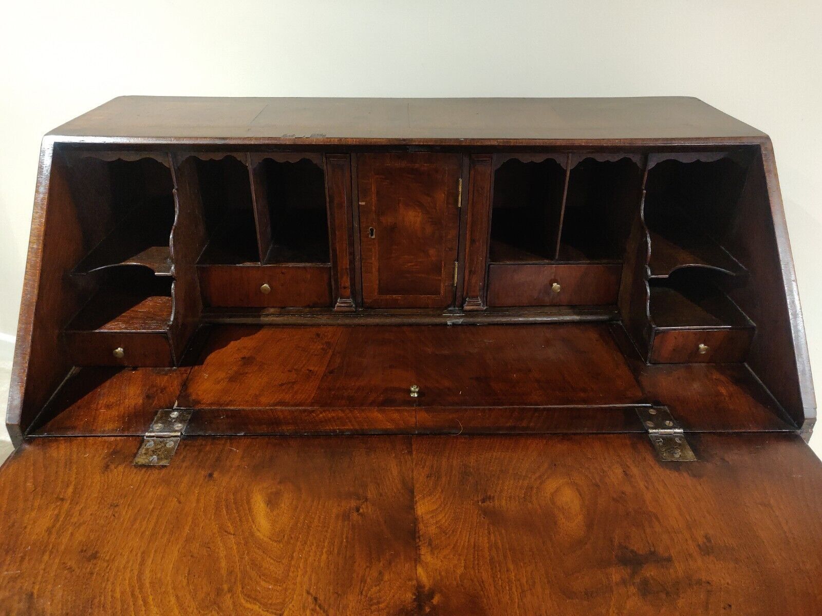 George I Writing Bureau Desk Walnut Featherband Antique 1700s Delivery Available photo vinterior
