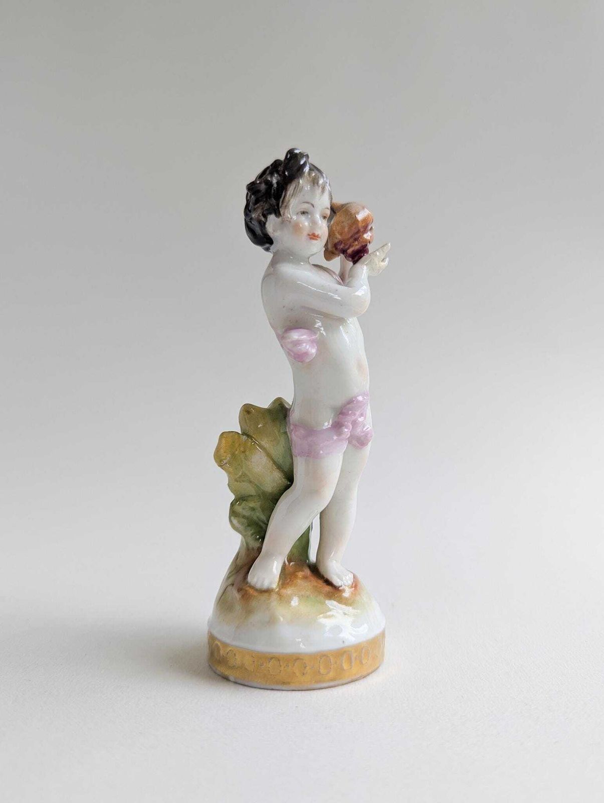 Antique Volkstedt Porcelain Figure Of Cherub With Seashell, Highly Collectable German Putti Figurine photo vintage