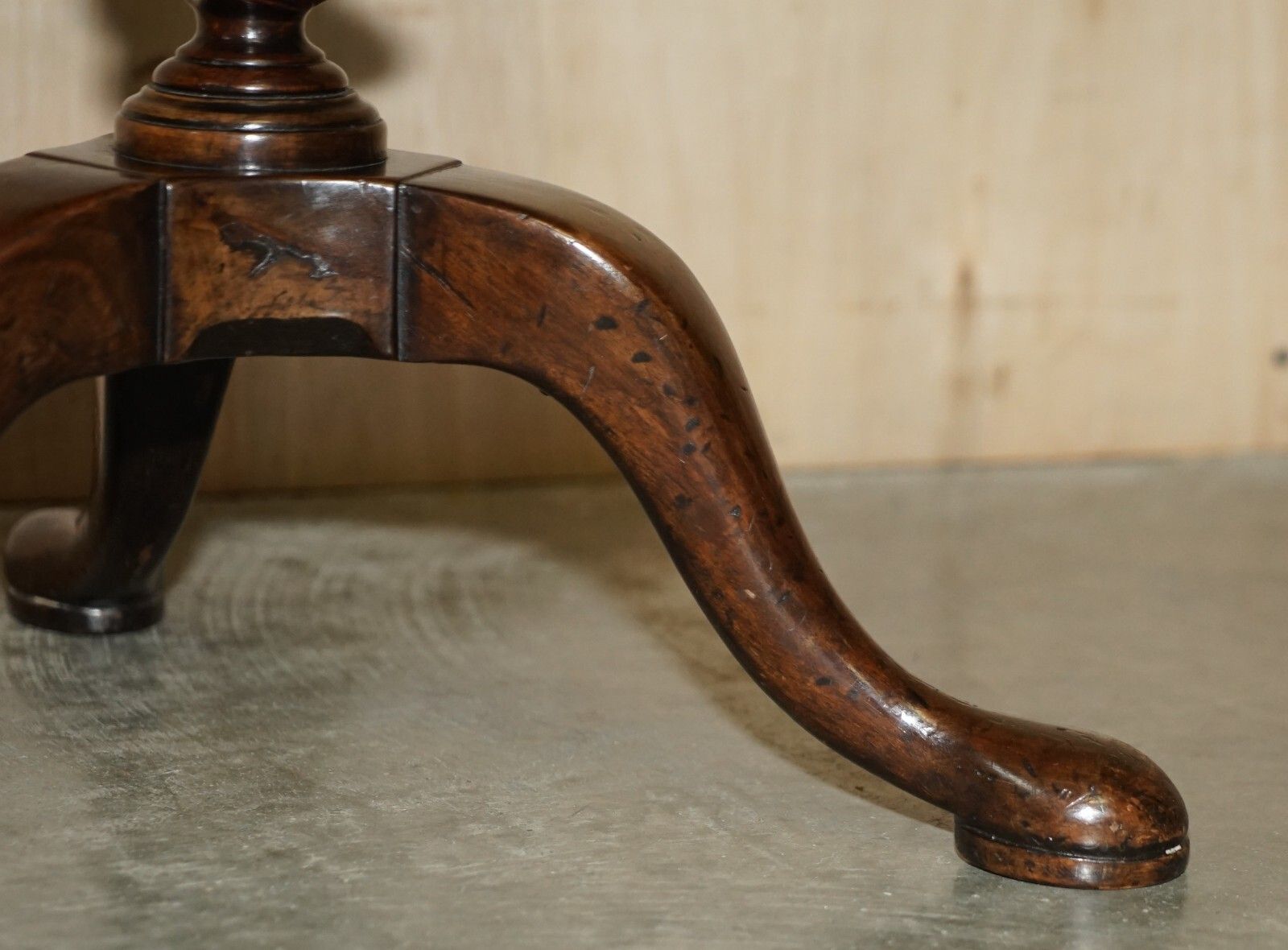 photo furniture Exquisite Antique George III Circa 1800 Rosewood Side Table With Spiral Column