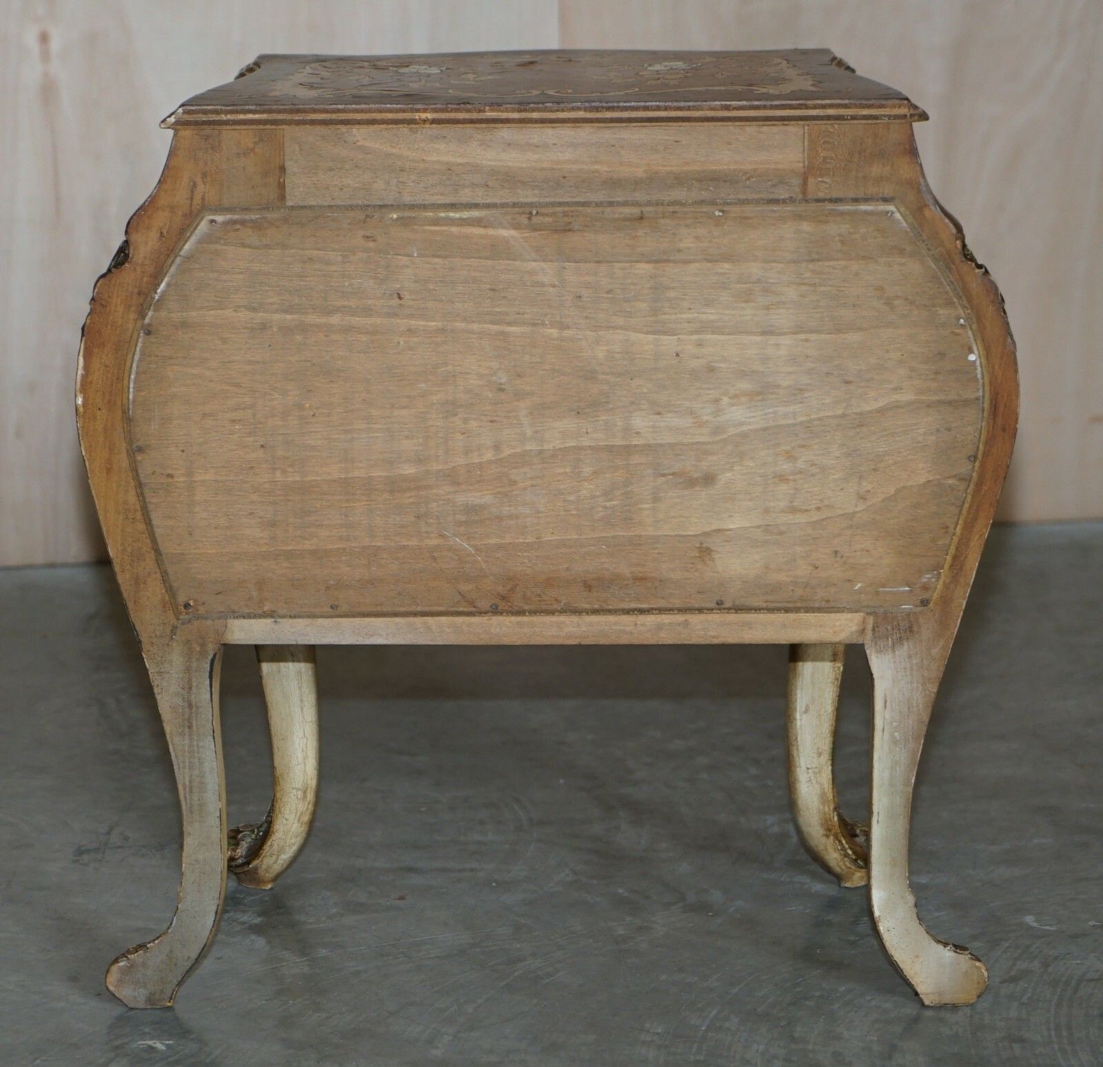 Fine Pair Of Italian Marquetry Inlaid Burr Walnut Bedside Bombe Chest Of Drawers photo buy