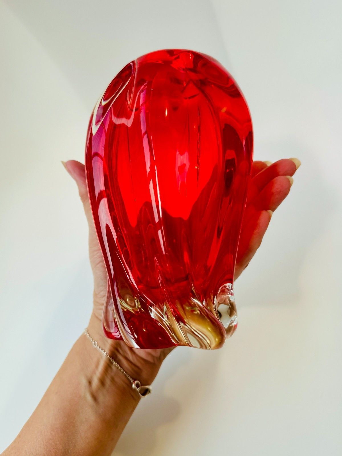 photo vinterior Fabulous Vintage Bright Red Glass Spiral Twist Sommerso Vase 1962 Signed