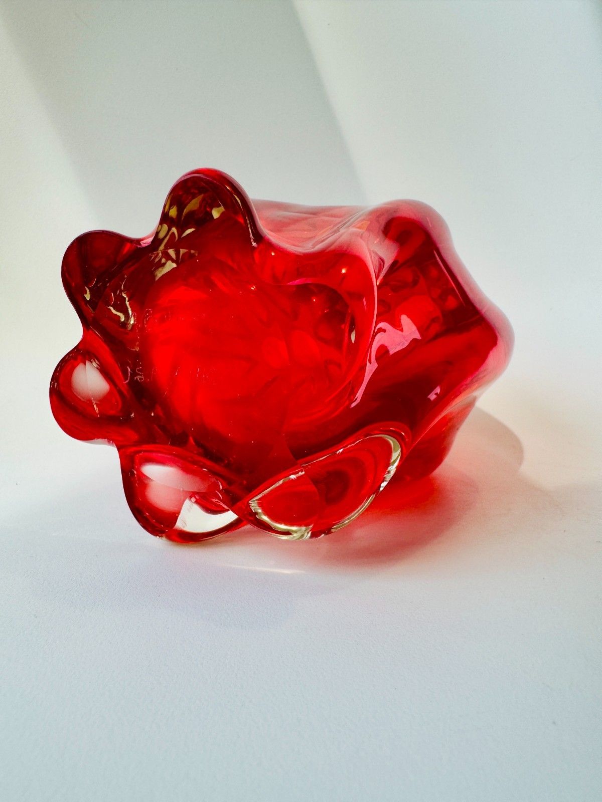 photo vintage Fabulous Vintage Bright Red Glass Spiral Twist Sommerso Vase 1962 Signed