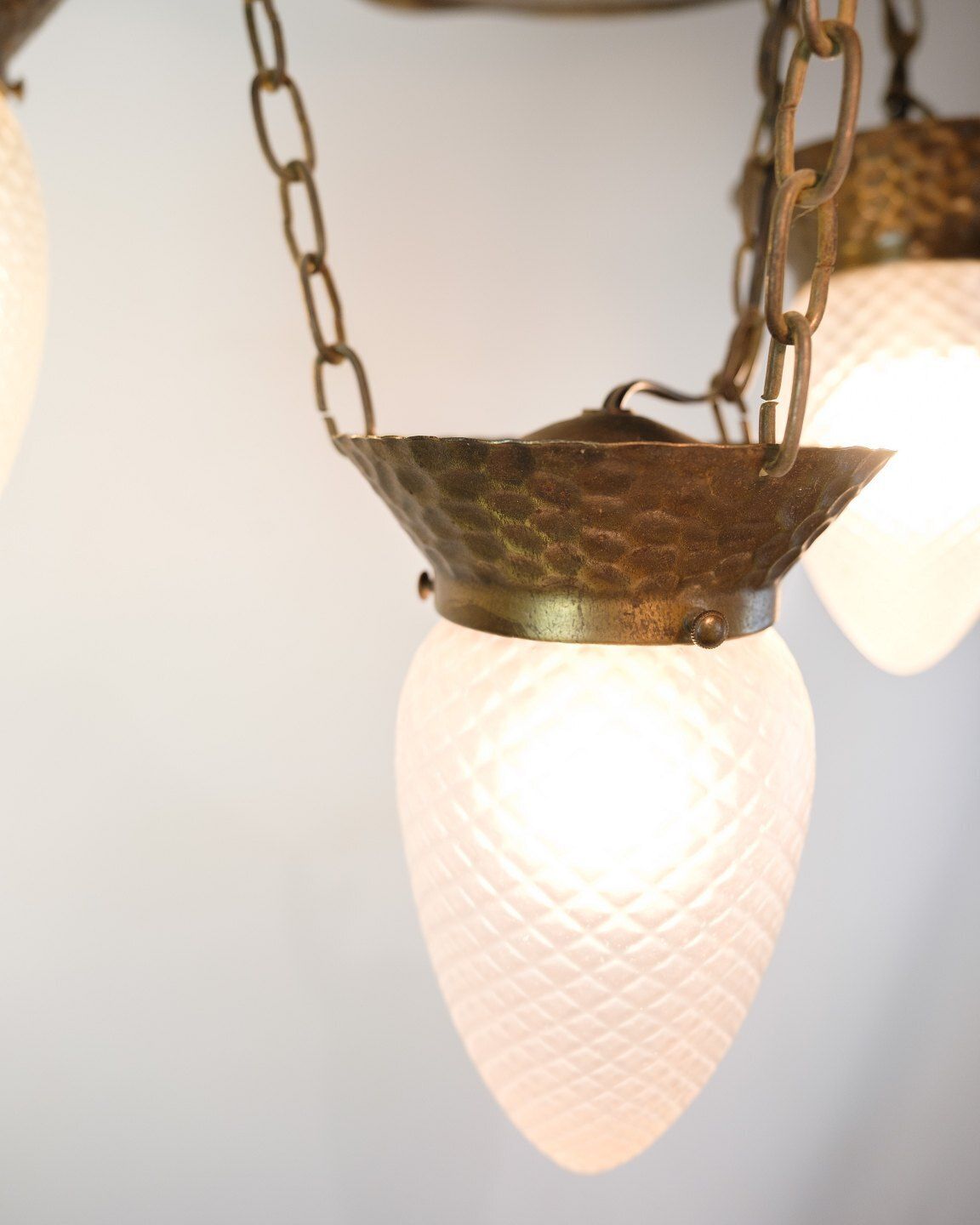 Chandelier – 4 Arms – Patinated Hammered Brass & Teardrop Glass – Jugendstil – 1920s photo for sale