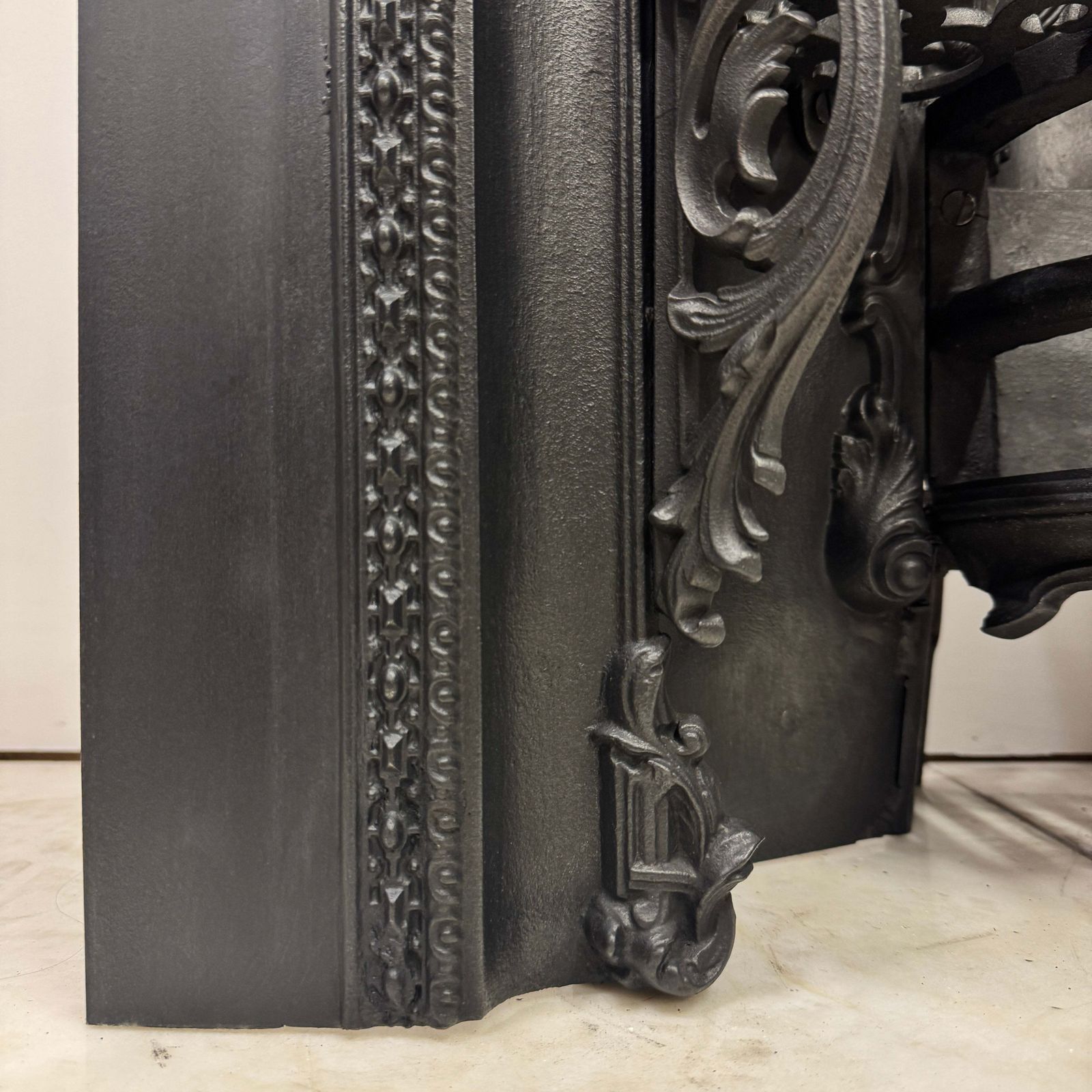 photo for sale Antique Ornate Georgian Cast Iron Hob Grate Insert