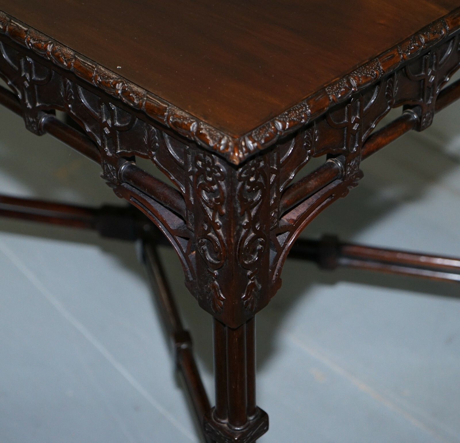 Rare 19th Century Thomas Chippendale Clustered Column Leg Silver Tea Side Table photo vinterior