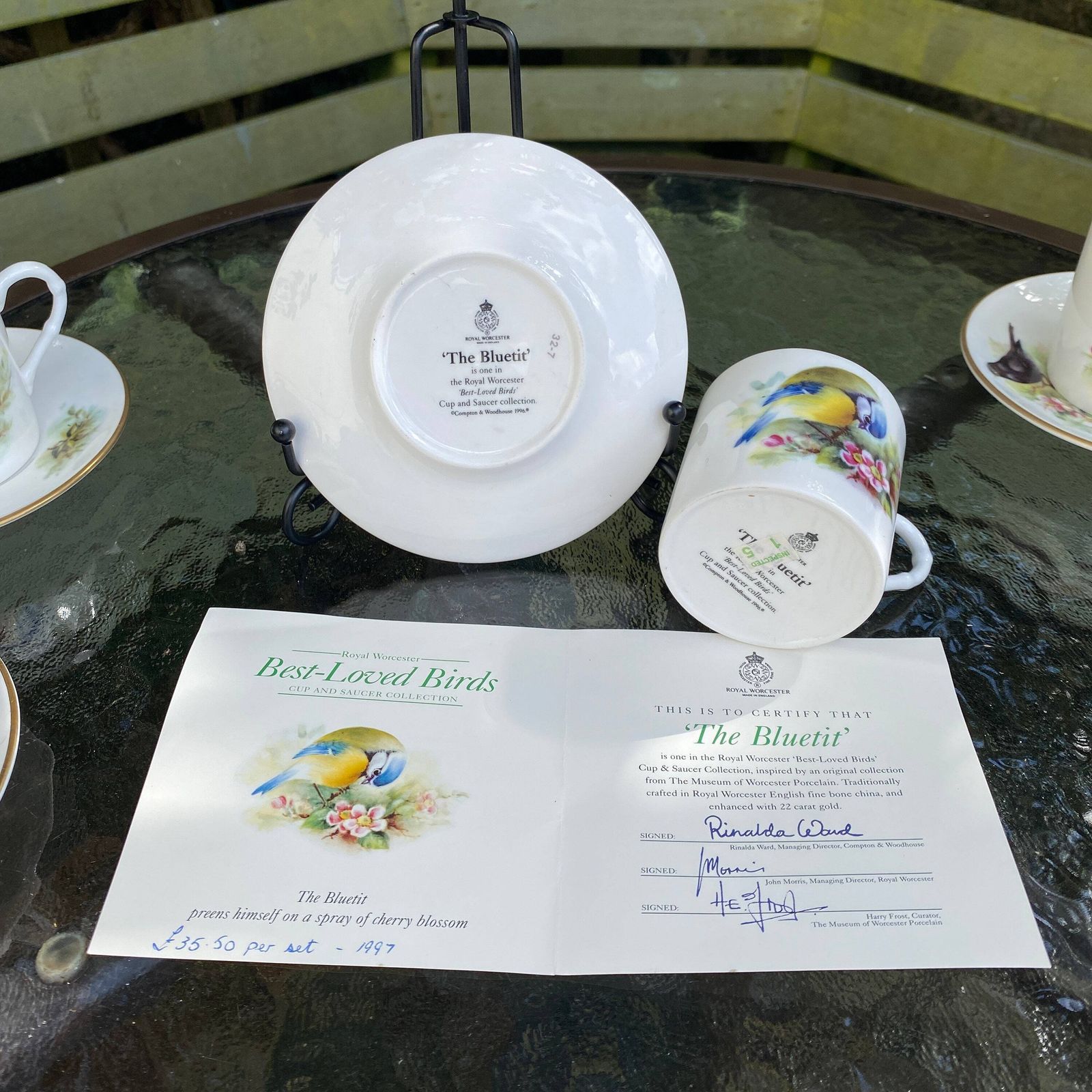Beautiful Royal Worcester 'Best Loved Birds' 22 Carat Gilded Porcelain Cup & Saucer Collection photo Home Decor