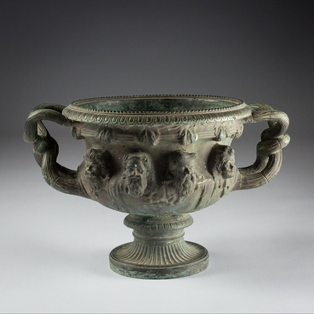 photo furniture Late 19th Century Grand Tour Bronze Albani Vase