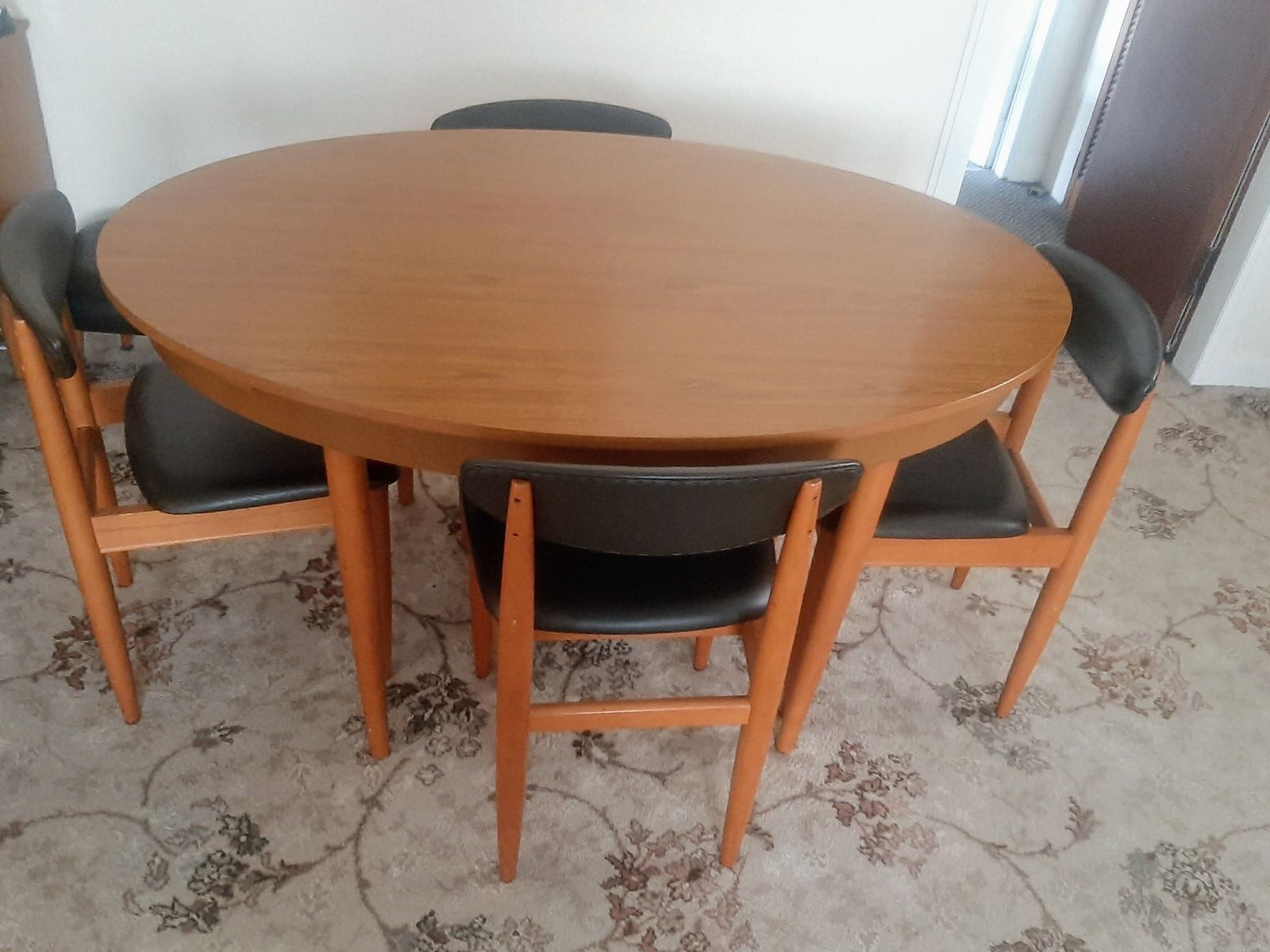 Schreiber Vintage Dining/Living Furniture photo Furniture
