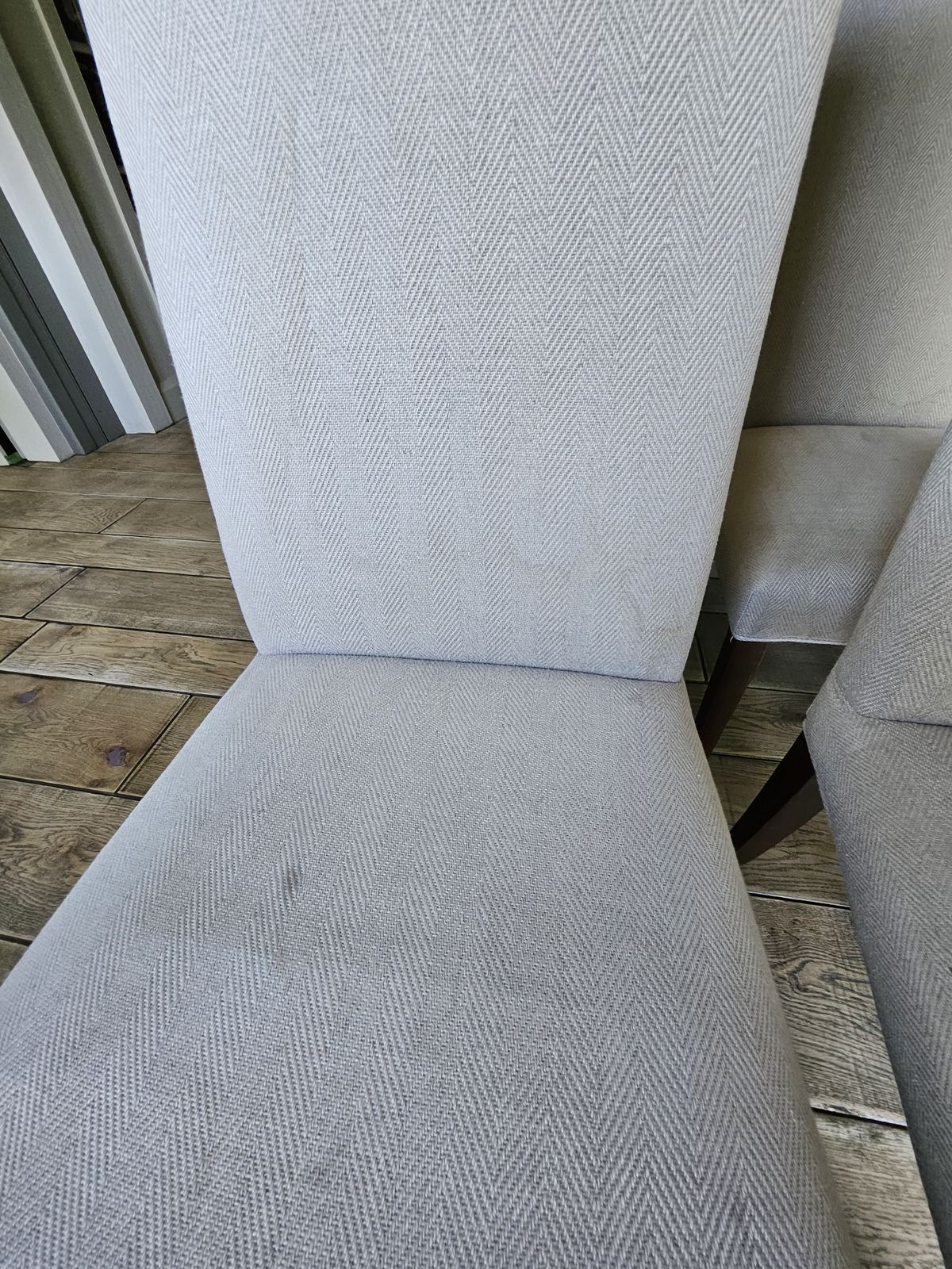 8 Lovely Neutral Bespoke Upholstered Dining Chairs In De Le Cuona Herringbone Woven Linen. photo vinterior