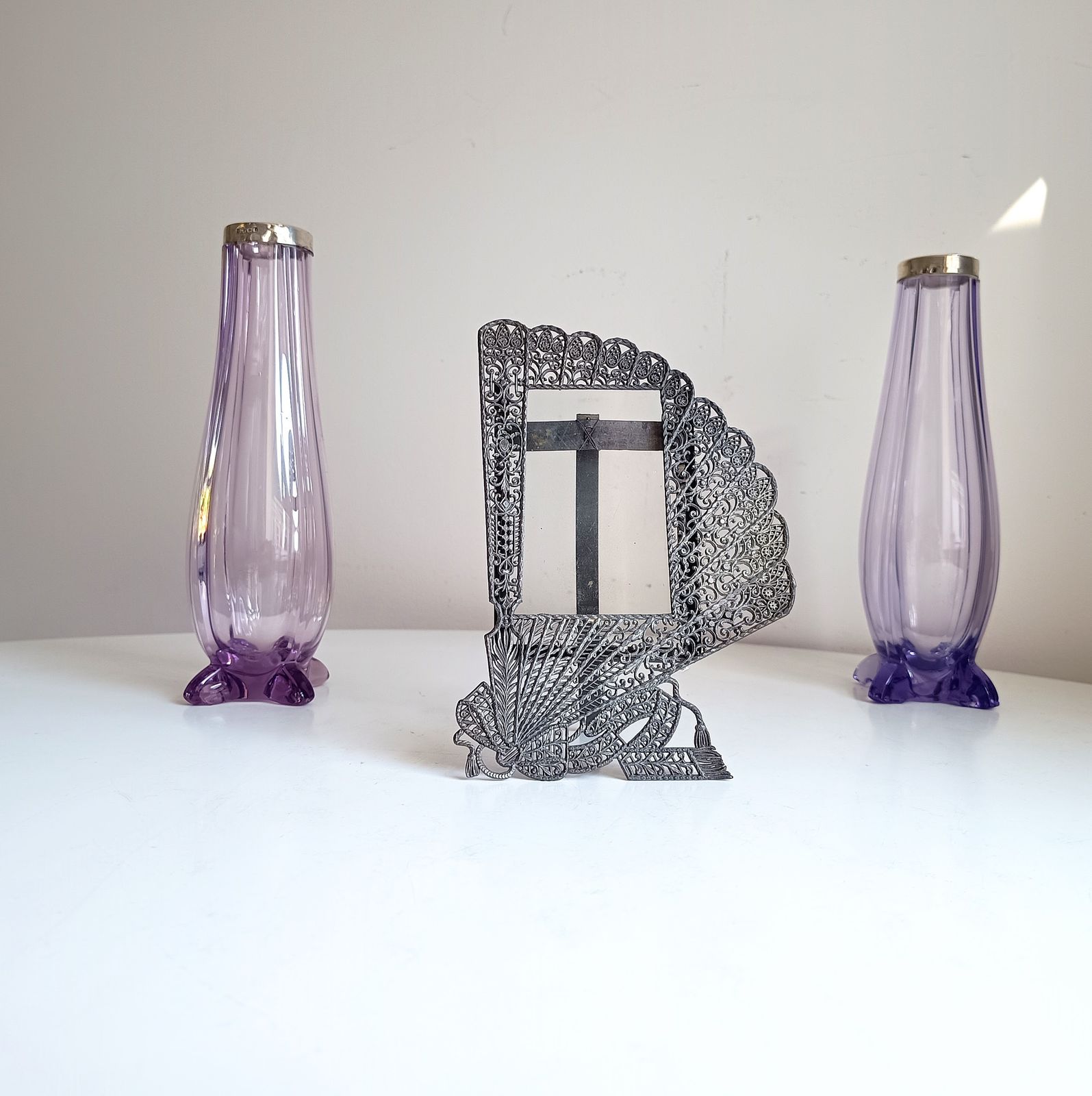 Antique Jugendstil Faux Filigree Curtain Shaped Tabletop Easel Stand Photo Frame Impressed Toleware C 1900 photo Home Decor