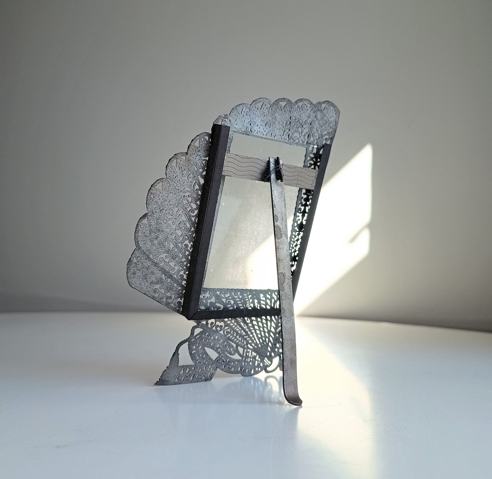 Antique Jugendstil Faux Filigree Curtain Shaped Tabletop Easel Stand Photo Frame Impressed Toleware C 1900 photo vinterior