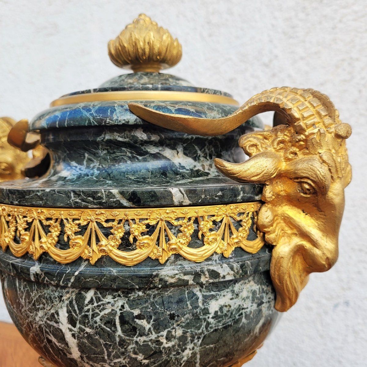 Pair Of Marble And Gilded Bronze Cassolettes, Napoleon III, 19th Century photo vinterior