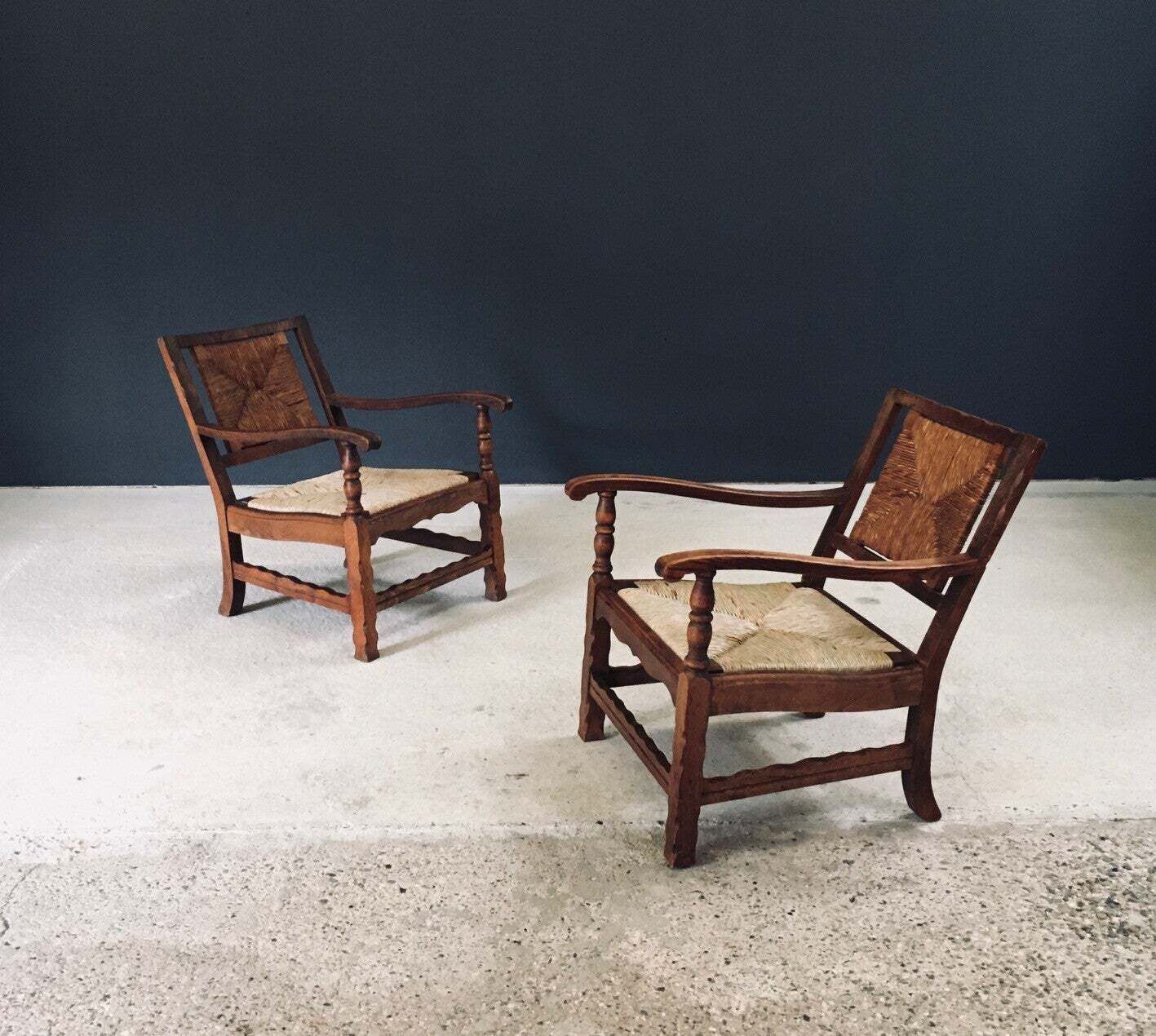 Arts & Crafts Handgemaakte Lage Lounge Fauteuils, België Jaren 1920 / 2 photo Meubels