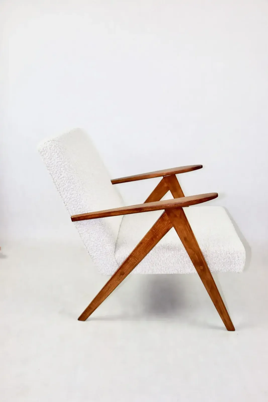 Vintage B 310 Var Armchair, White Bouclé Structure, 1970s photo vintage