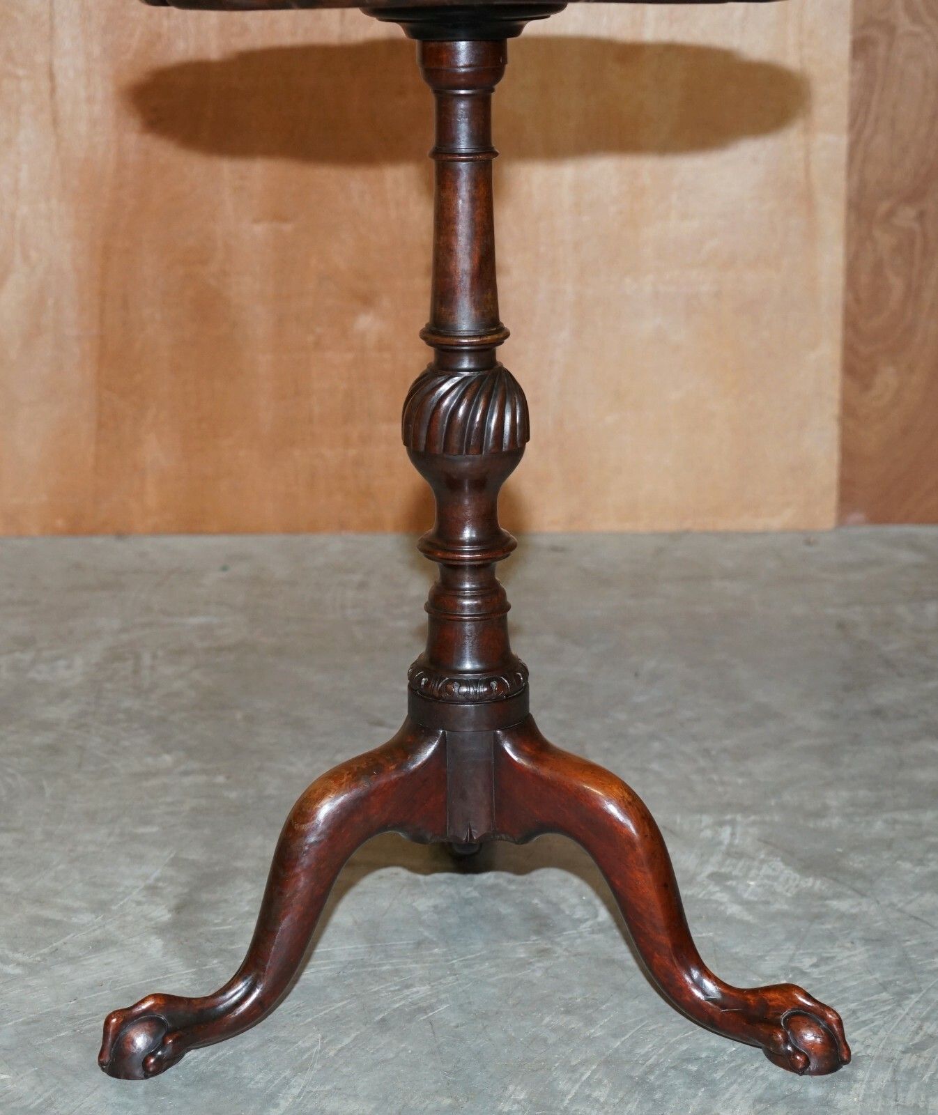 Very Fine Gillows Of Lancaster Antique Mahogany Pie Crust Claw & Ball End Table photo vinterior