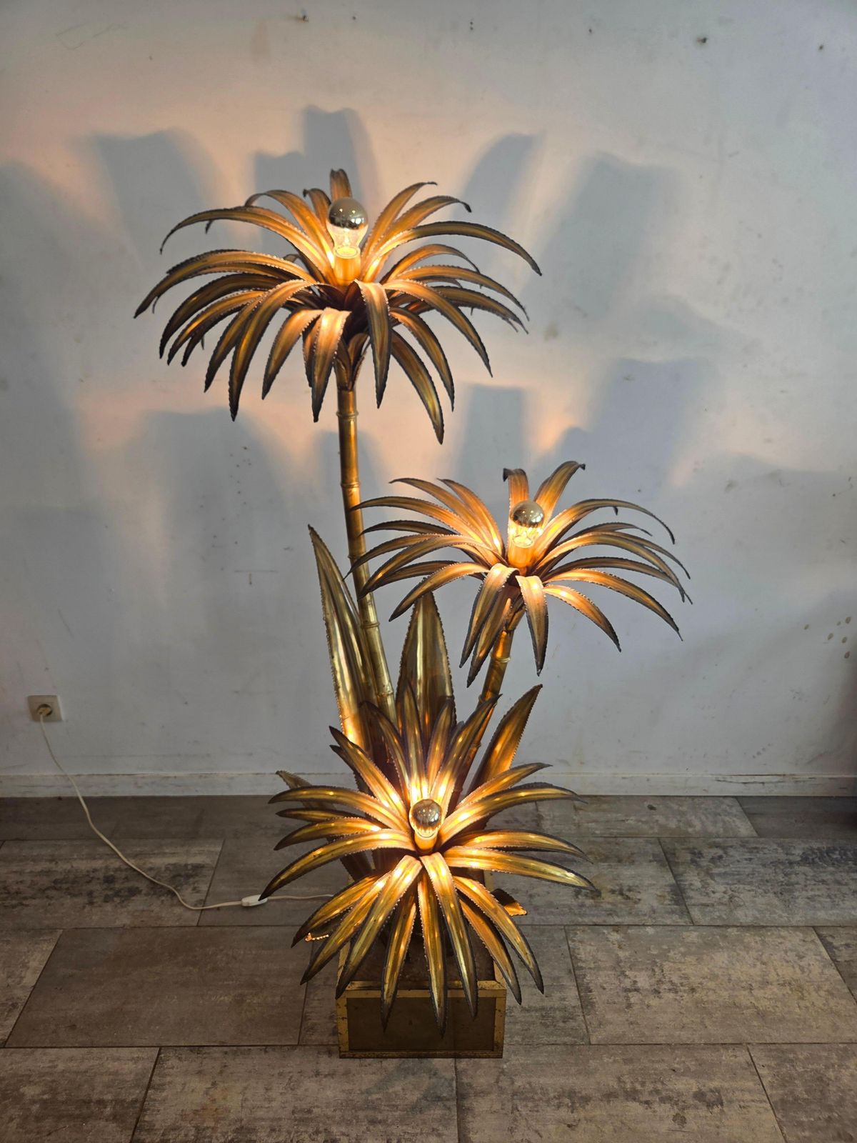 photo furniture "Maison Jansen" Brass Floorlamp Made In France 197ps