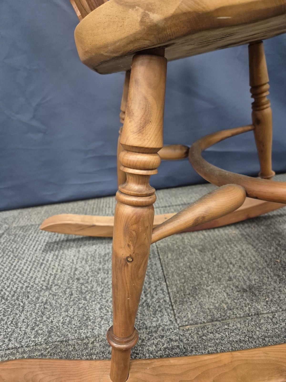 Wooden Windsor Rocking Chair Hand Made photo vinterior