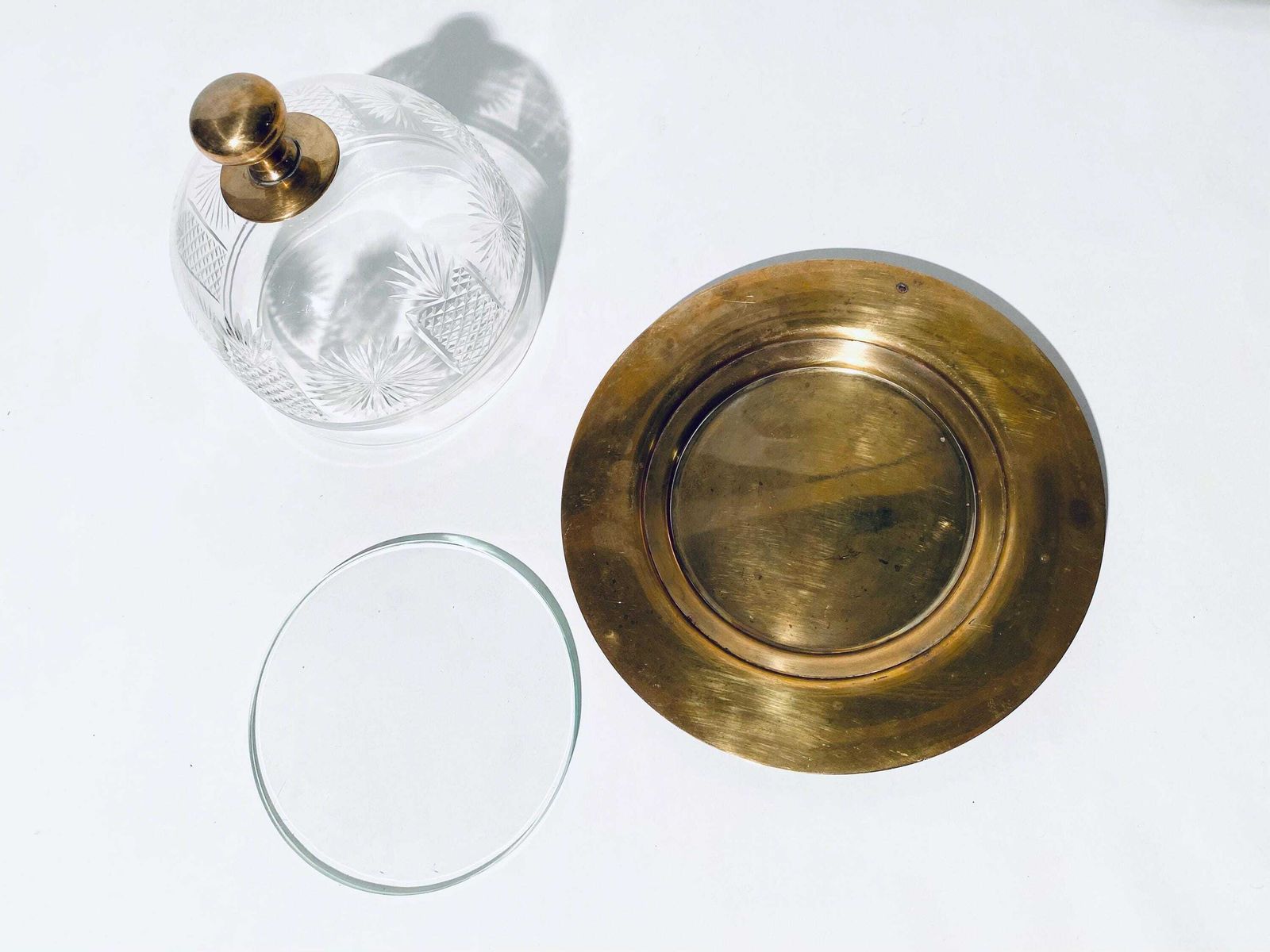 photo furniture Vintage Brass Cheese Bell With Crystal Glass Lid Serving Dome / 1960s Vintage Decor