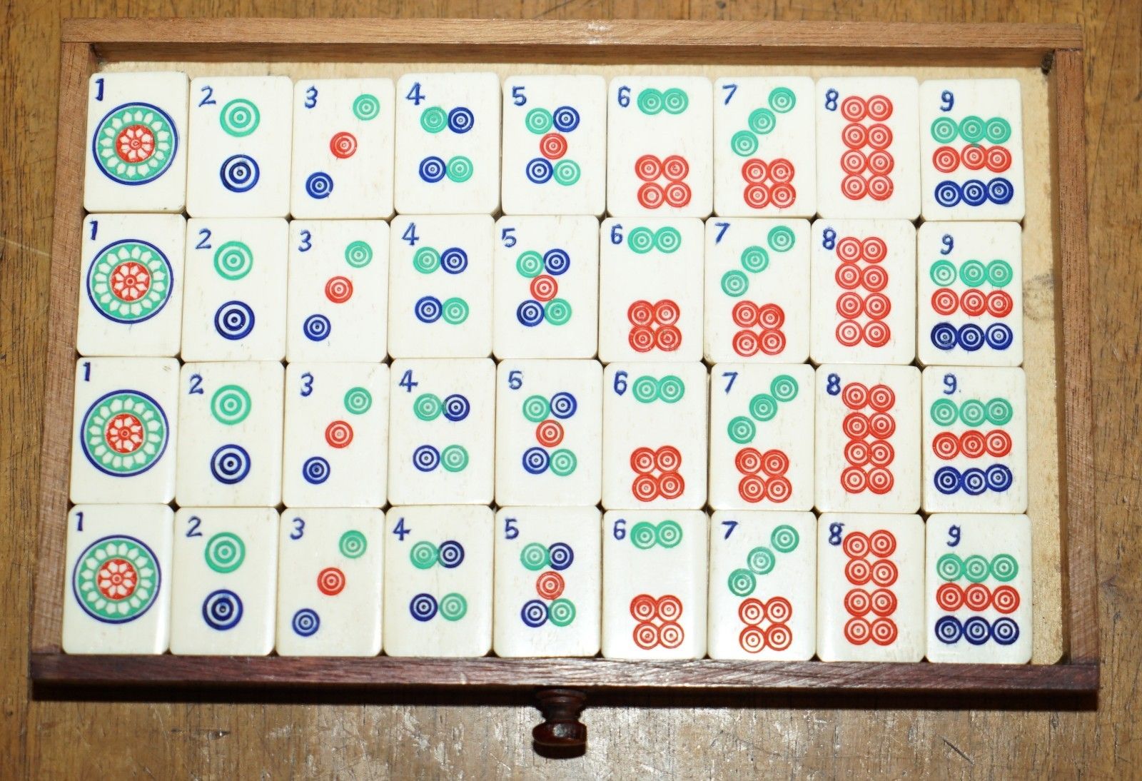 photo vinterior Exquisite Antique 4 Person Mahjong Suite Circa 1920's Chinese Export With Dice