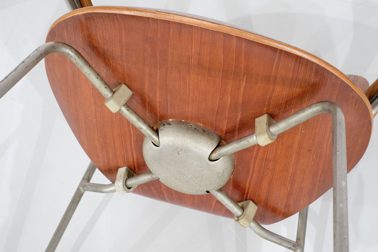 Chair Model " 3207 "In Wood By Arne Jacobsen For Fritz Hansen, Denmark 1955. photo vintage