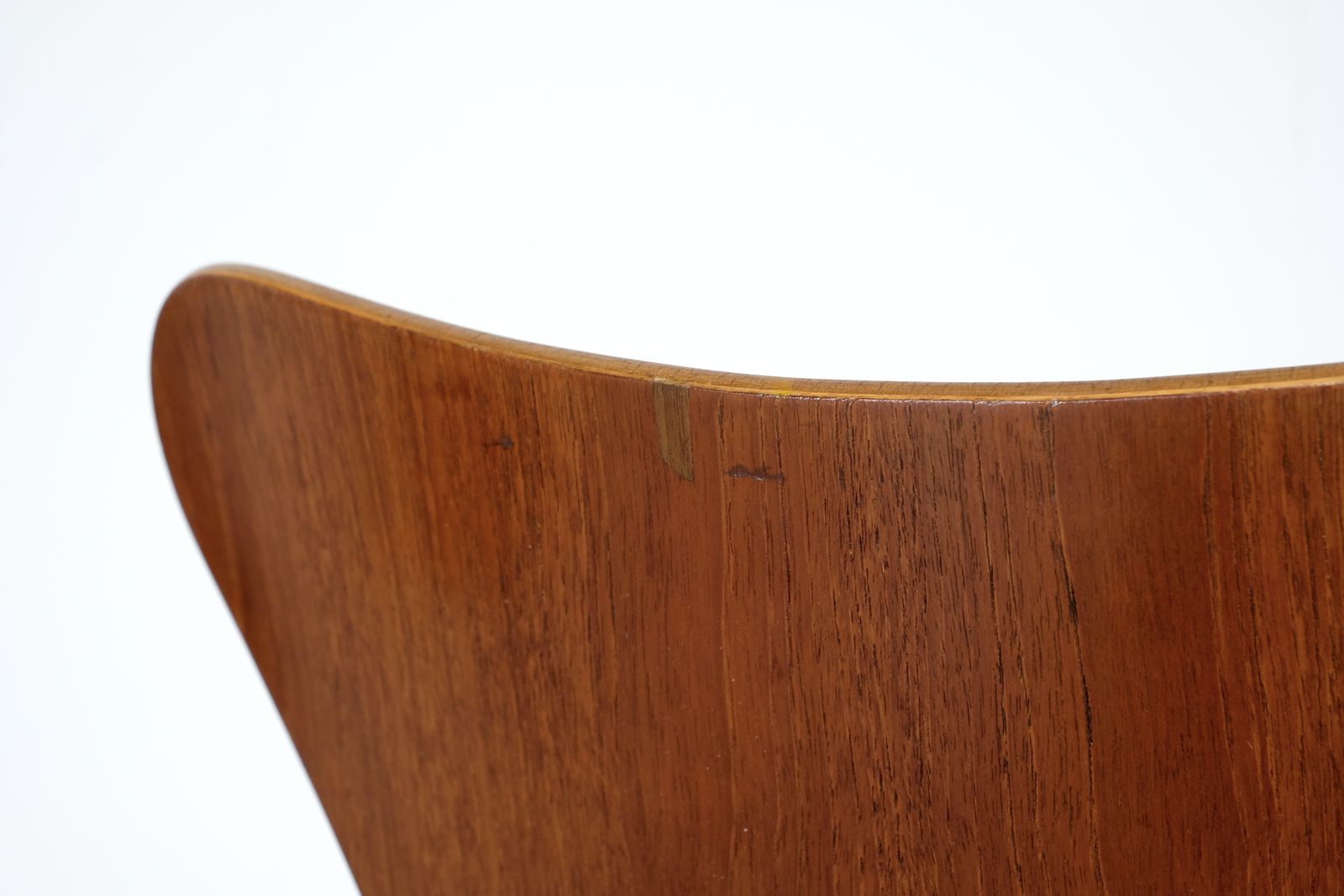 photo buy Chair Model " 3207 "In Wood By Arne Jacobsen For Fritz Hansen, Denmark 1955.