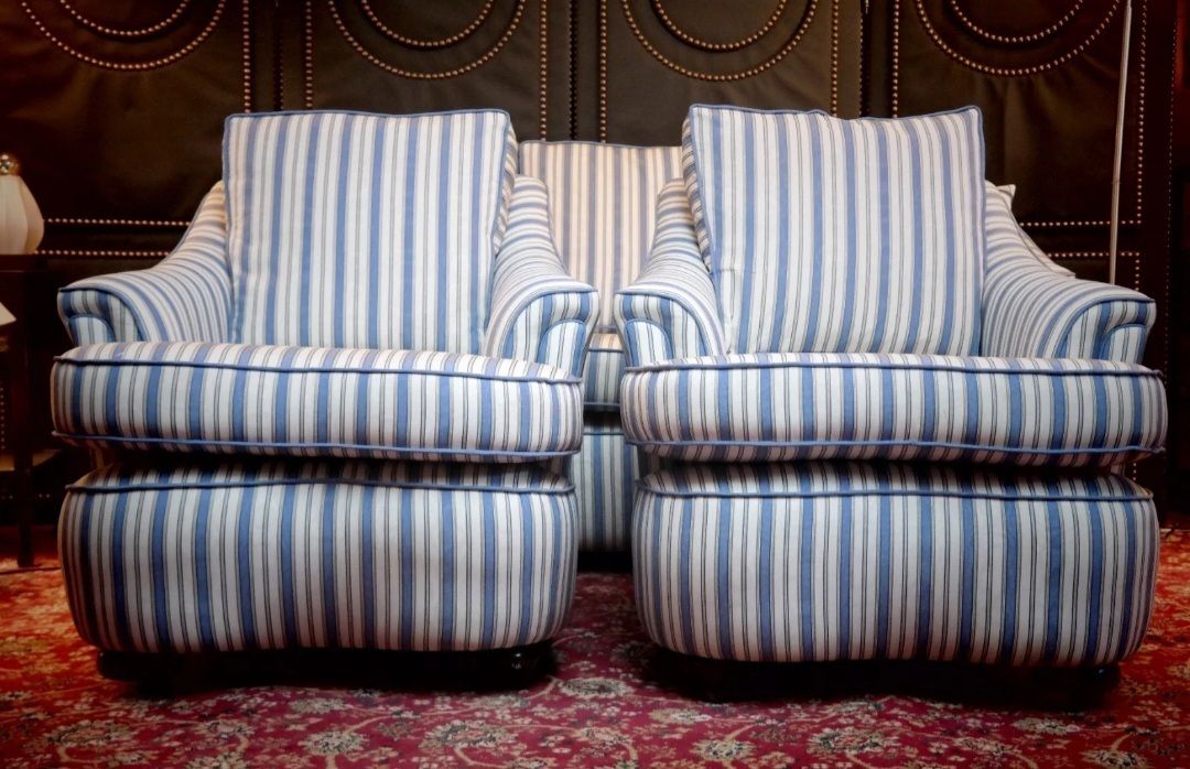 photo vinterior Stunning Colefax And Fowler Club Sofa With Pair Armchairs Ticking Fabric Del