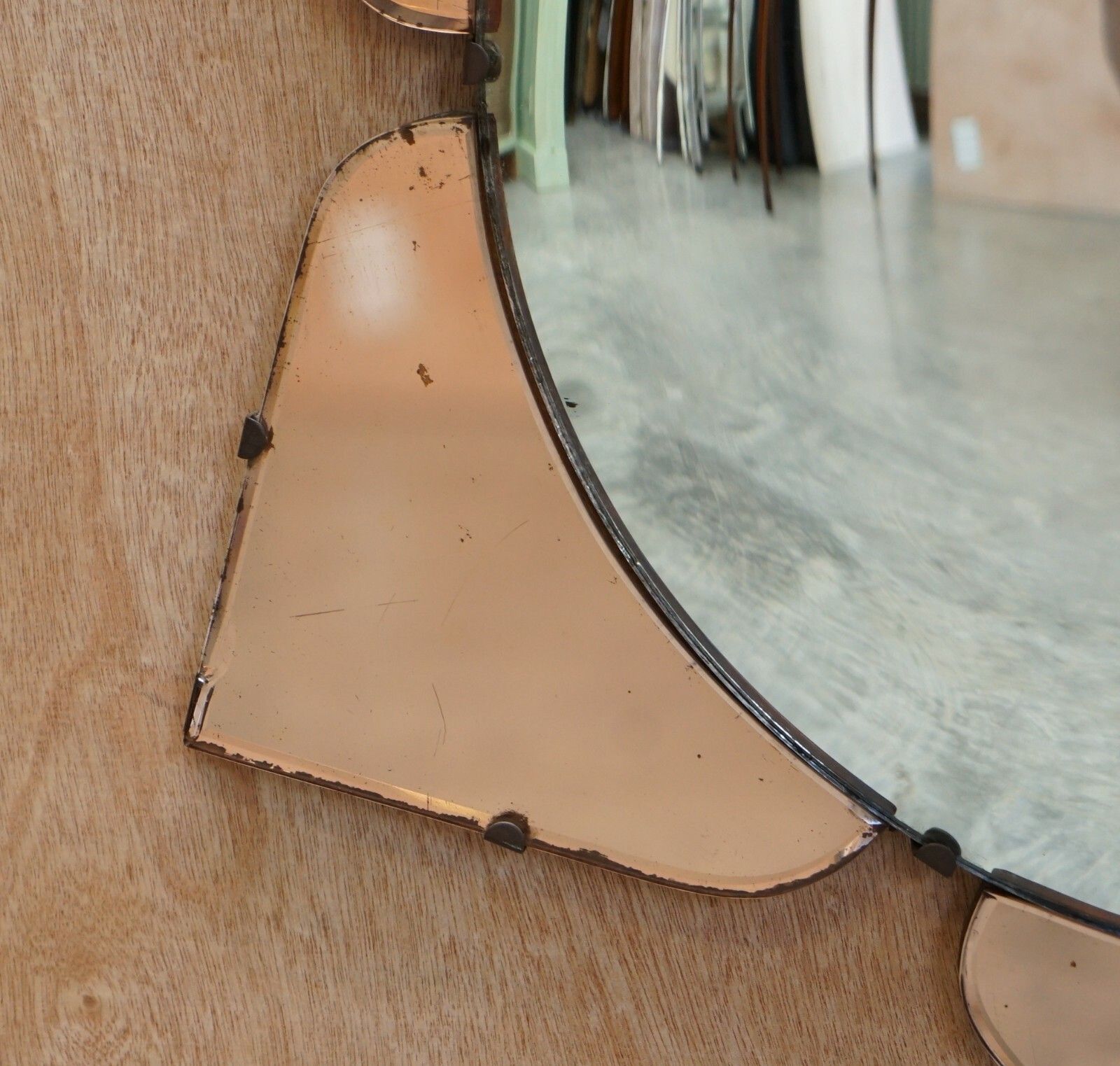 Sublime 1930's Convex Art Deco Peach Glass Bevelled Venetian Round Petal Mirror photo Home Decor