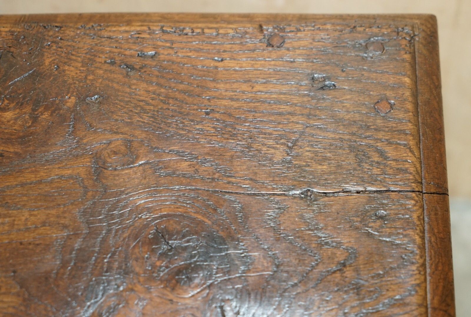photo vintage Stunning Heavily Burred Oak Antique 18th Century Circa 1780 Jointed Stool Table