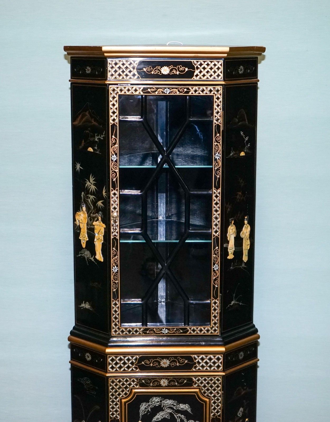 Elegant Vintage Black Lacquered Corner Cabinet Mother Pearl & Gilt Inlay photo for sale