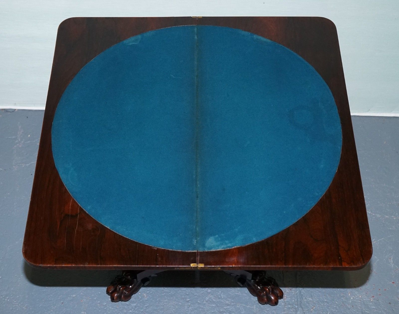 photo vintage Antique 1830s William IV Folding Pedestal Card Game Table Carved Paw Base