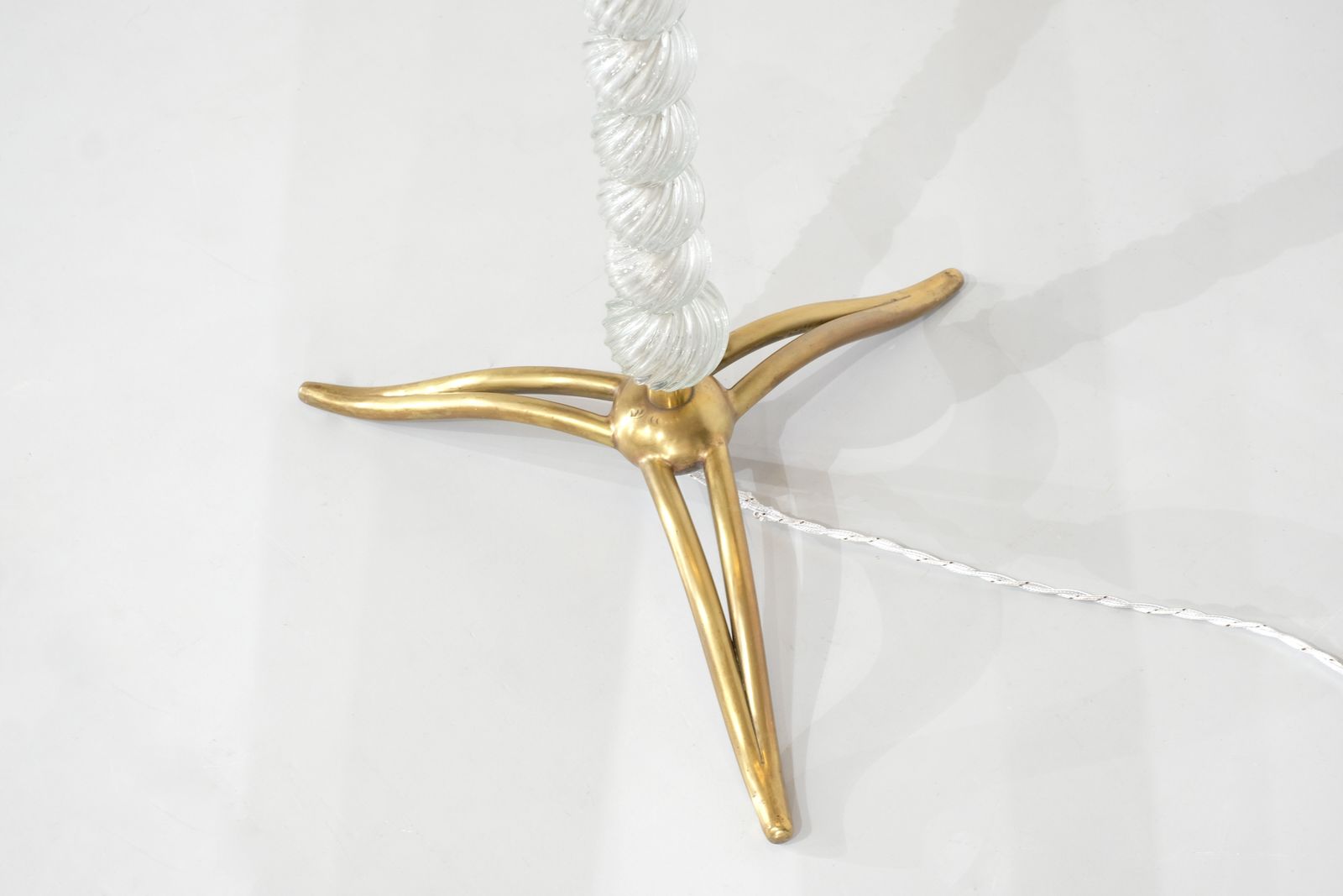 photo furniture Floor Light In Murano And Bronze Attributed Attributed To Seguso Vetri, Italy.