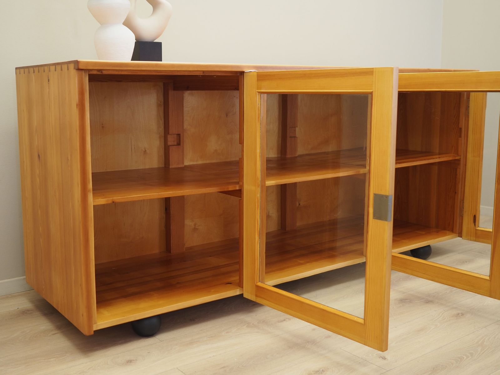 Pine Showcase, Danish Design, 1980s, Production: Denmark photo Furniture