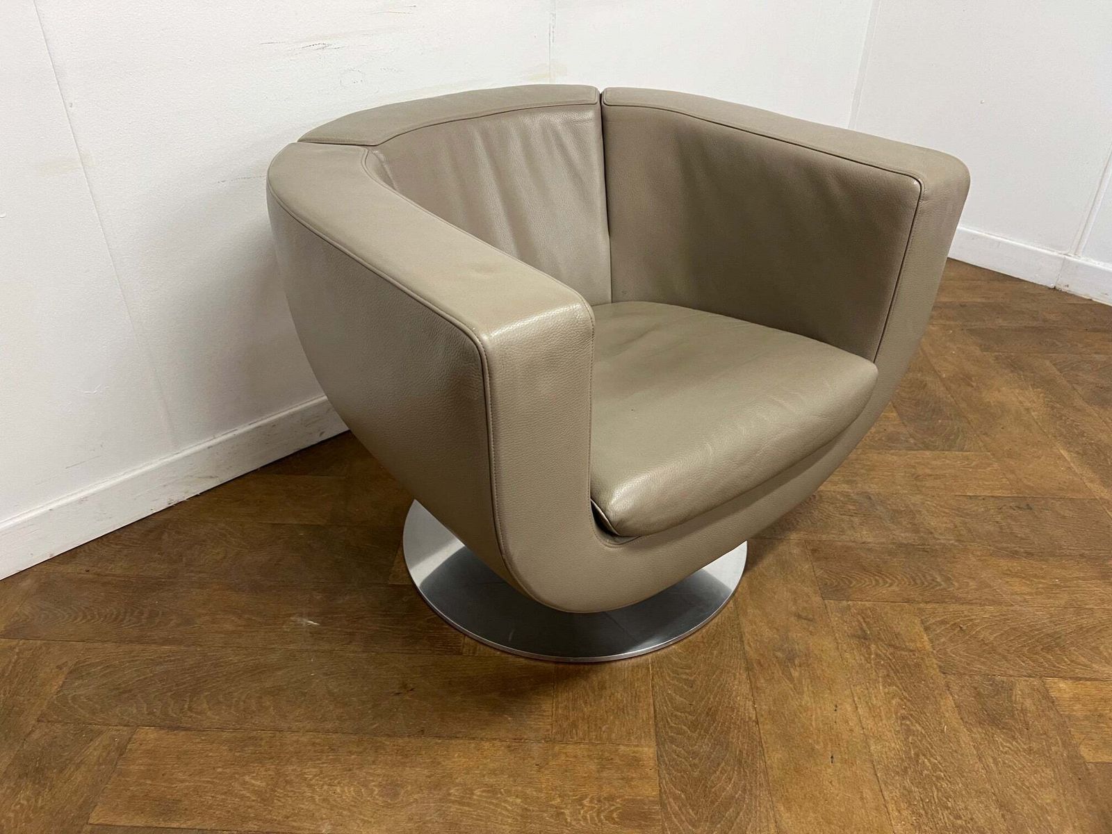 Used B&B Italia Tulip Chair In Espresso Leather Designed By Jeffrey Bernett (2000) photo for sale