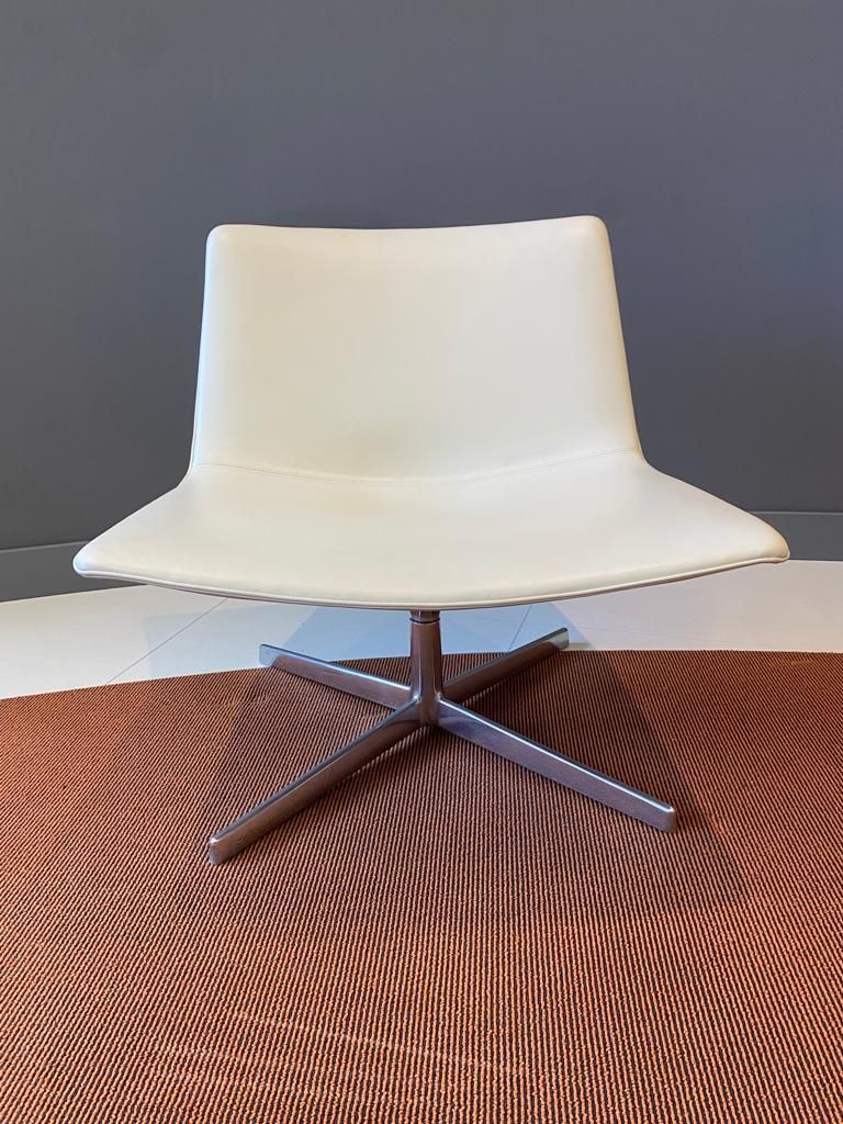 Used Arper Catifa 80 Low Lounge Chair In White Leather
