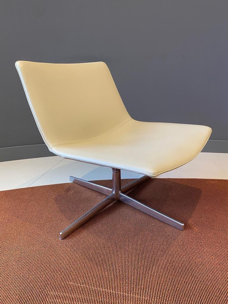 Used Arper Catifa 80 Low Lounge Chair In White Leather photo for sale