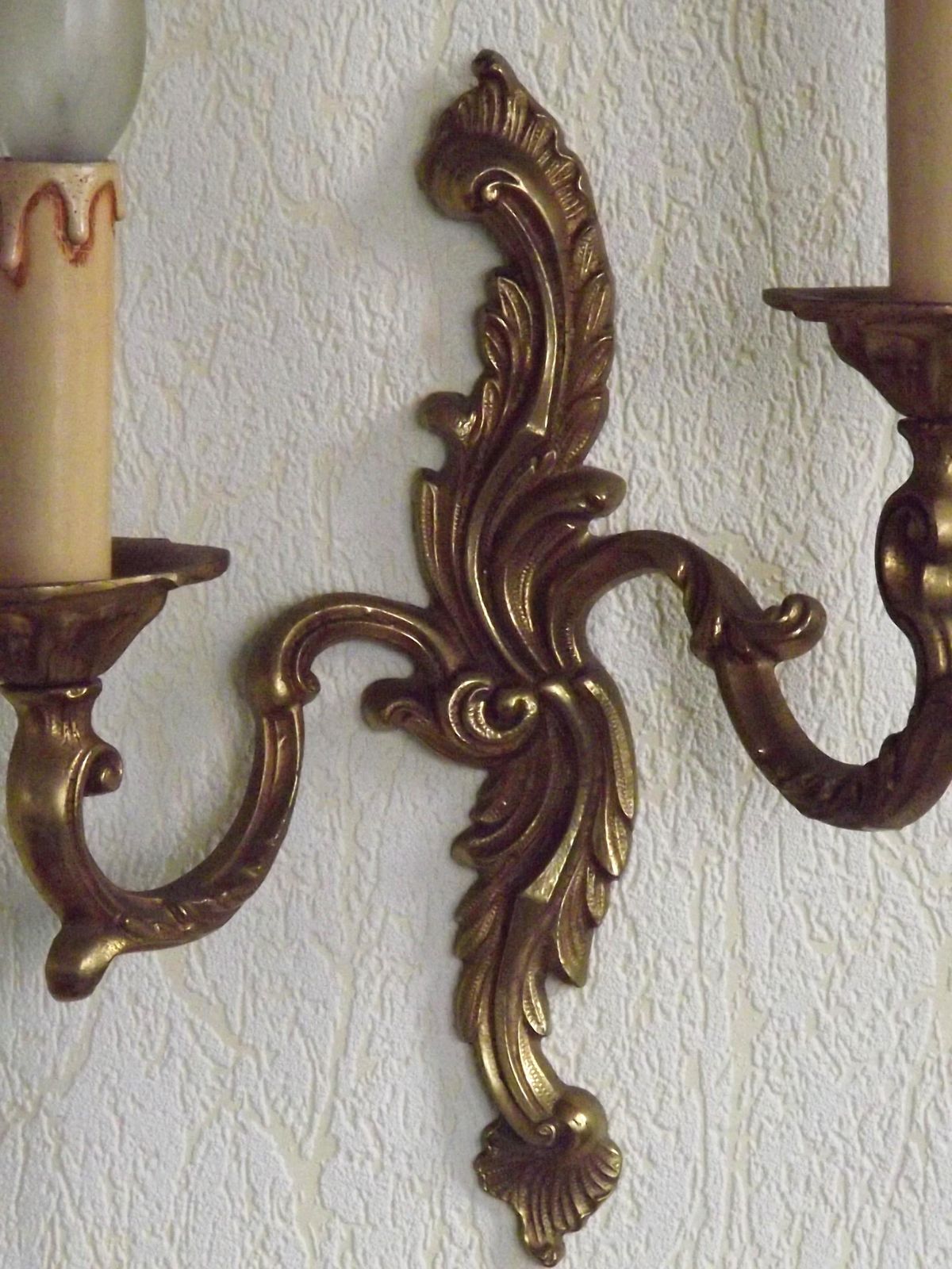 Large French Vintage Bronze Double Light Acanthus Leaf Wall Sconce With Off Set Arms. French Vintage Lighting. Bronze Double Wall Light. photo vinterior