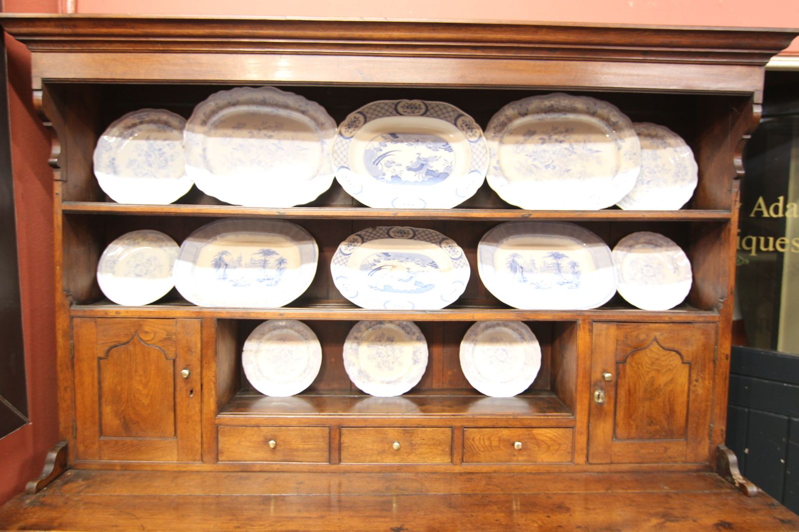 photo vinterior Fine 18th Century Snowdonia Welsh Oak Dresser& Plates