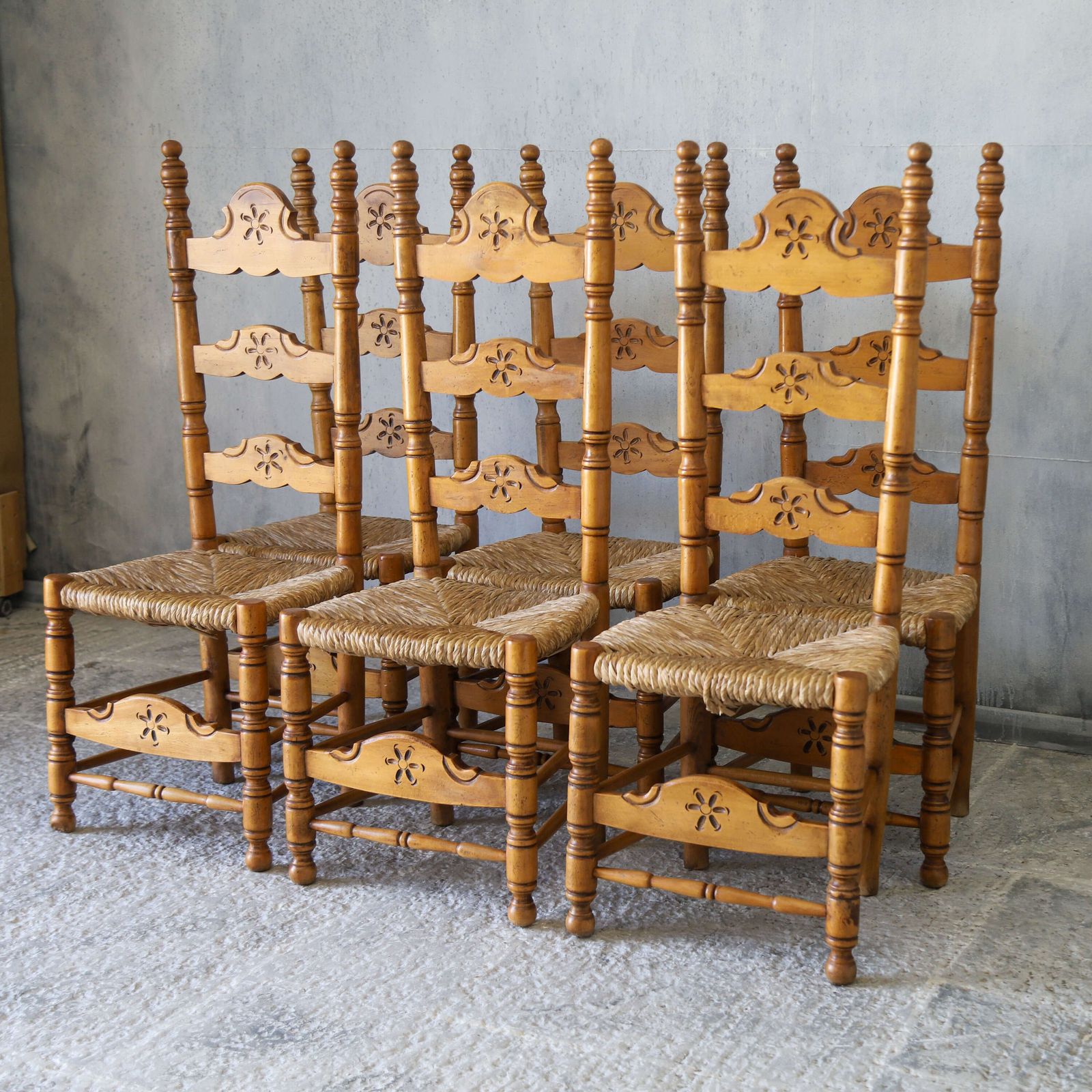 Set Of 6 Spanish Country Style Carved Ladder Back Dining Chairs photo for sale