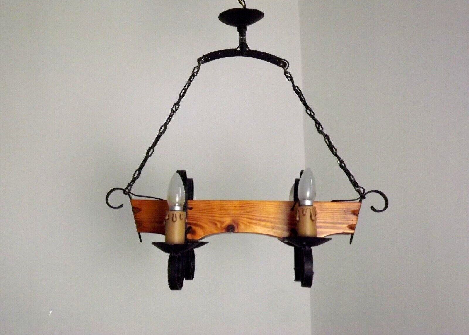 Franse Vintage Rustieke Kroonluchter – 4 Lichts Handgesneden Hout & Smeedijzer – Landelijke Stijl – Handgemaakte Vintage Franse Lamp photo Verlichting