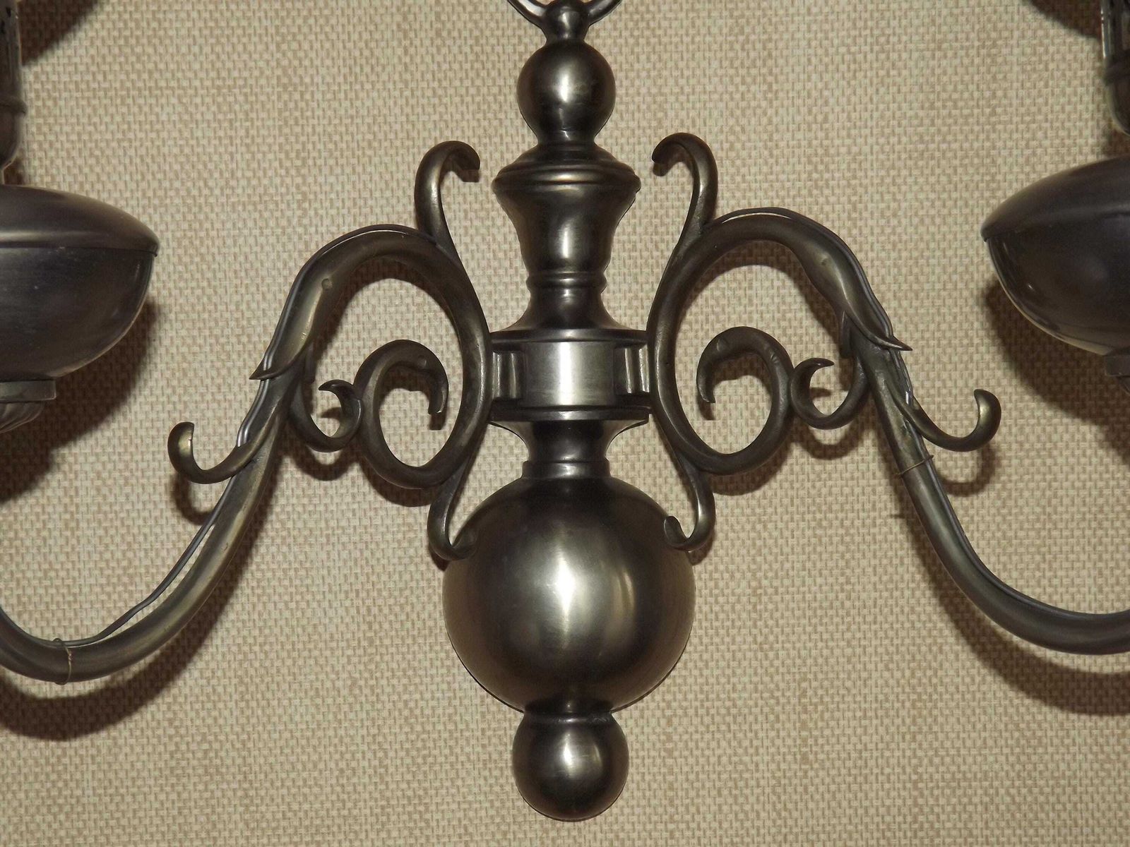 Paar Vintage Franse Zilveren Vlaamse Wandlampen – Armen Met Zwanenmotief En Witte Opaalglazen Kappen | Franse Vintage Verlichting, Vlaamse Wandlampen photo 199.0