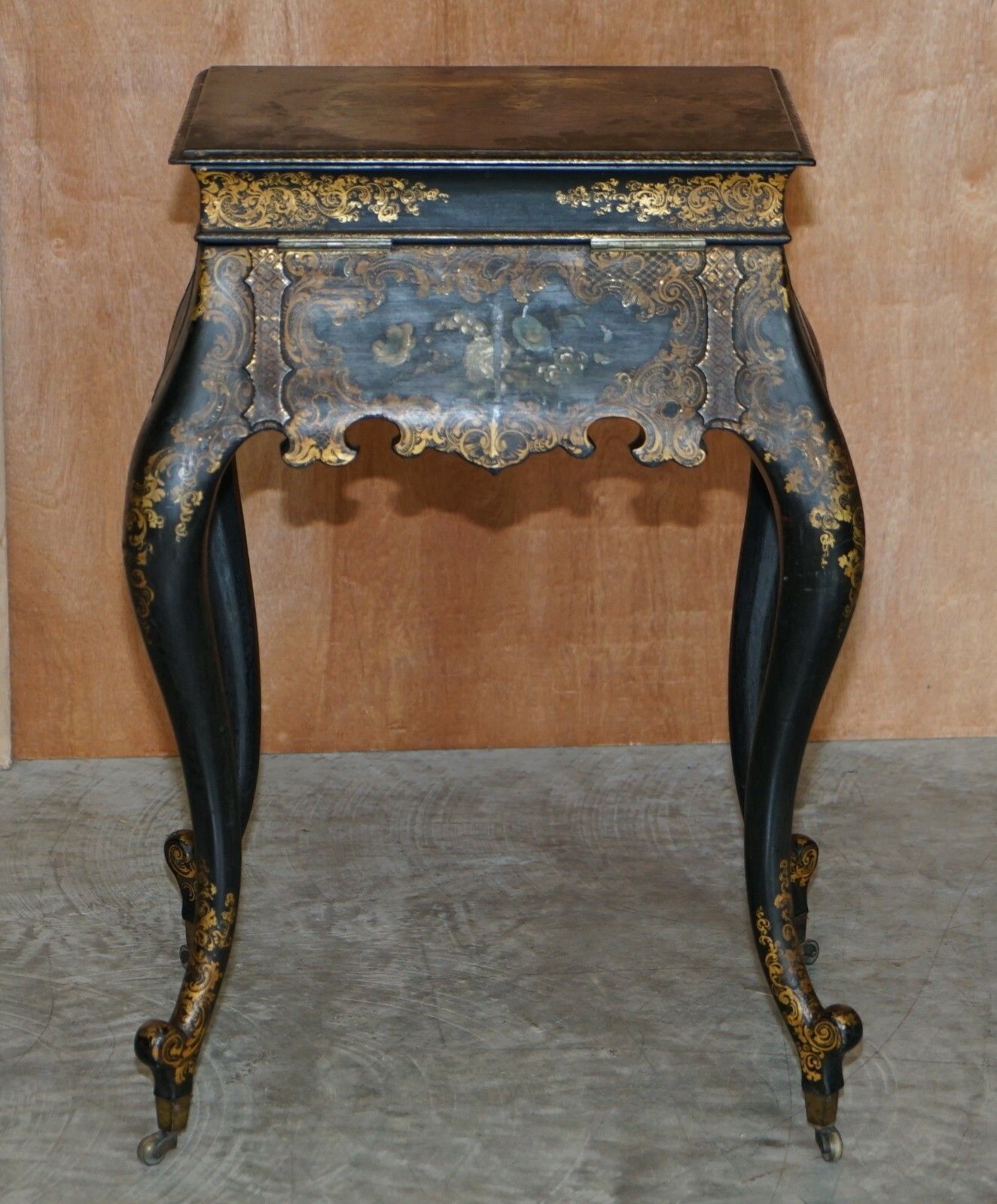 photo furniture Georgian Antique Circa 1800 George III Chinese Lacquer & Gold Gilt Work Table