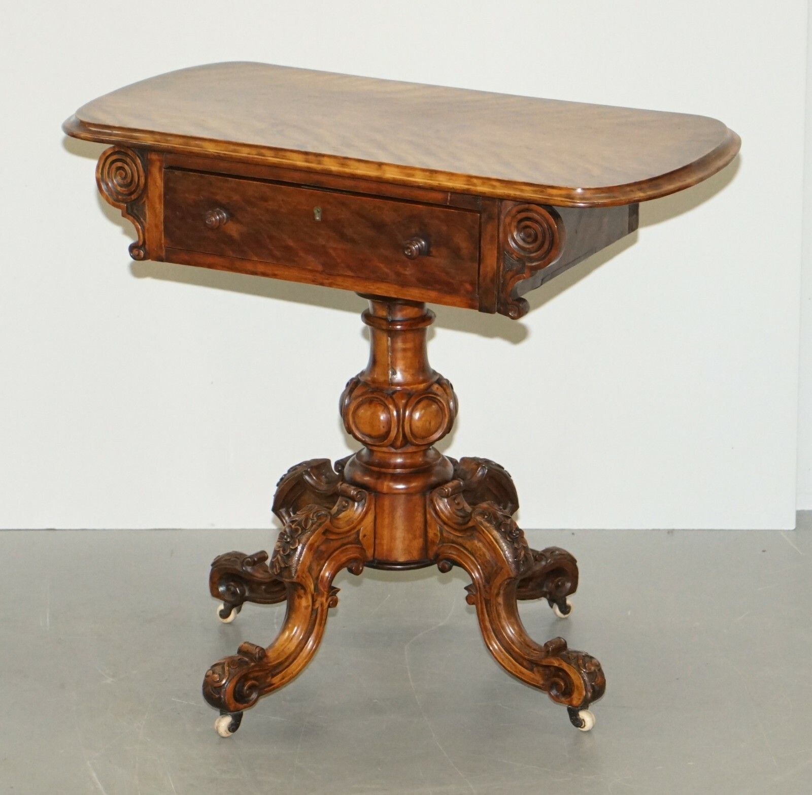 Sublime Early Victorian Walnut Side Occasional Table Ornately Carved Base & Legs photo for sale