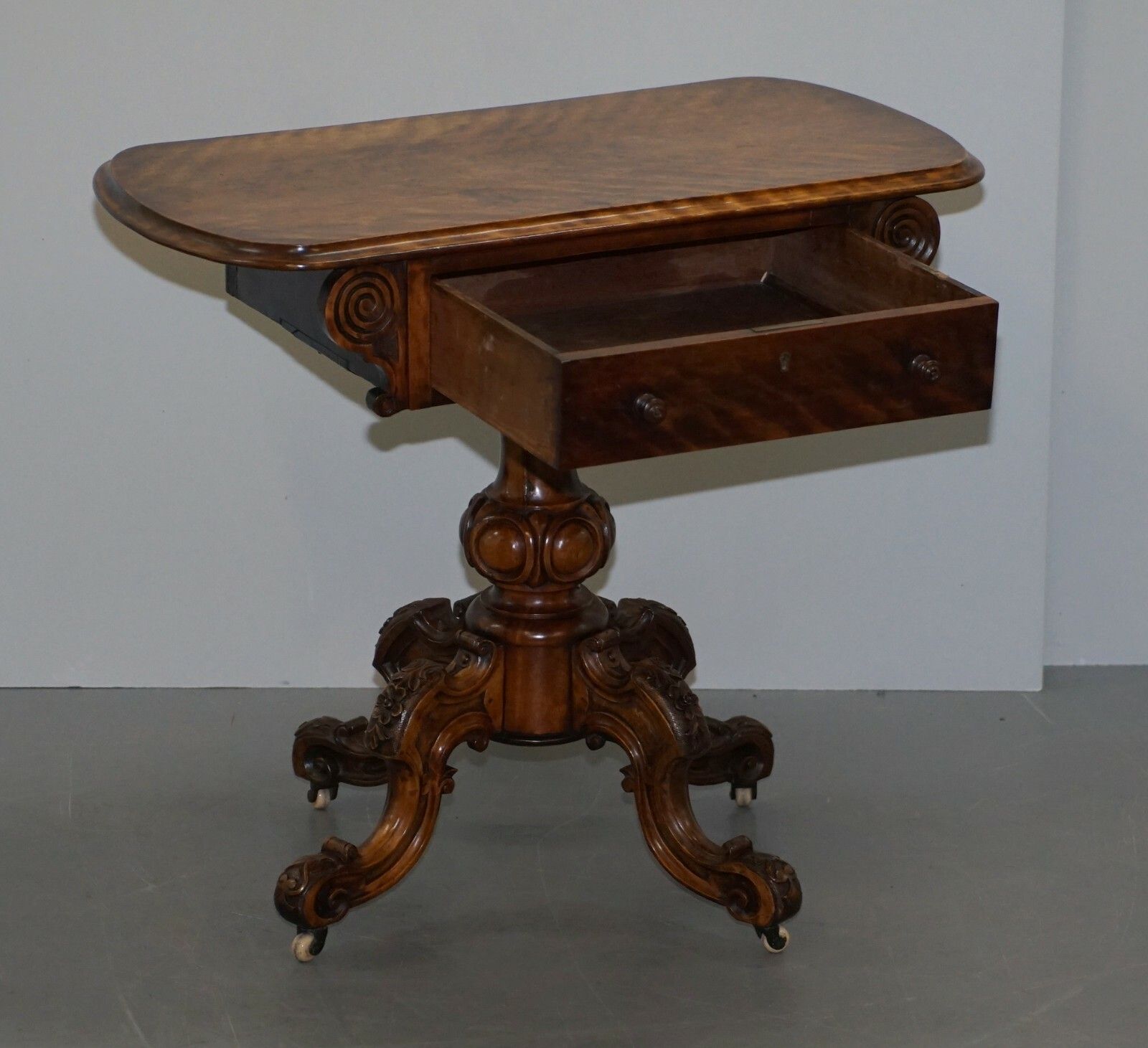 Furniture Sublime Early Victorian Walnut Side Occasional Table Ornately Carved Base & Legs photo