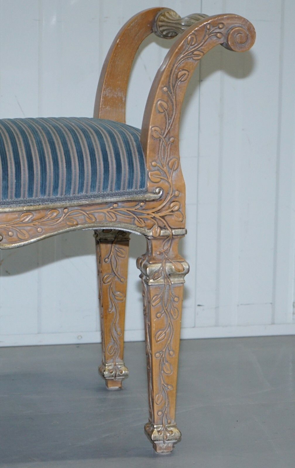 Lovely 18th Century Style Polychrome Painted Window Seat Ornate Floral Carvings photo 1850.0