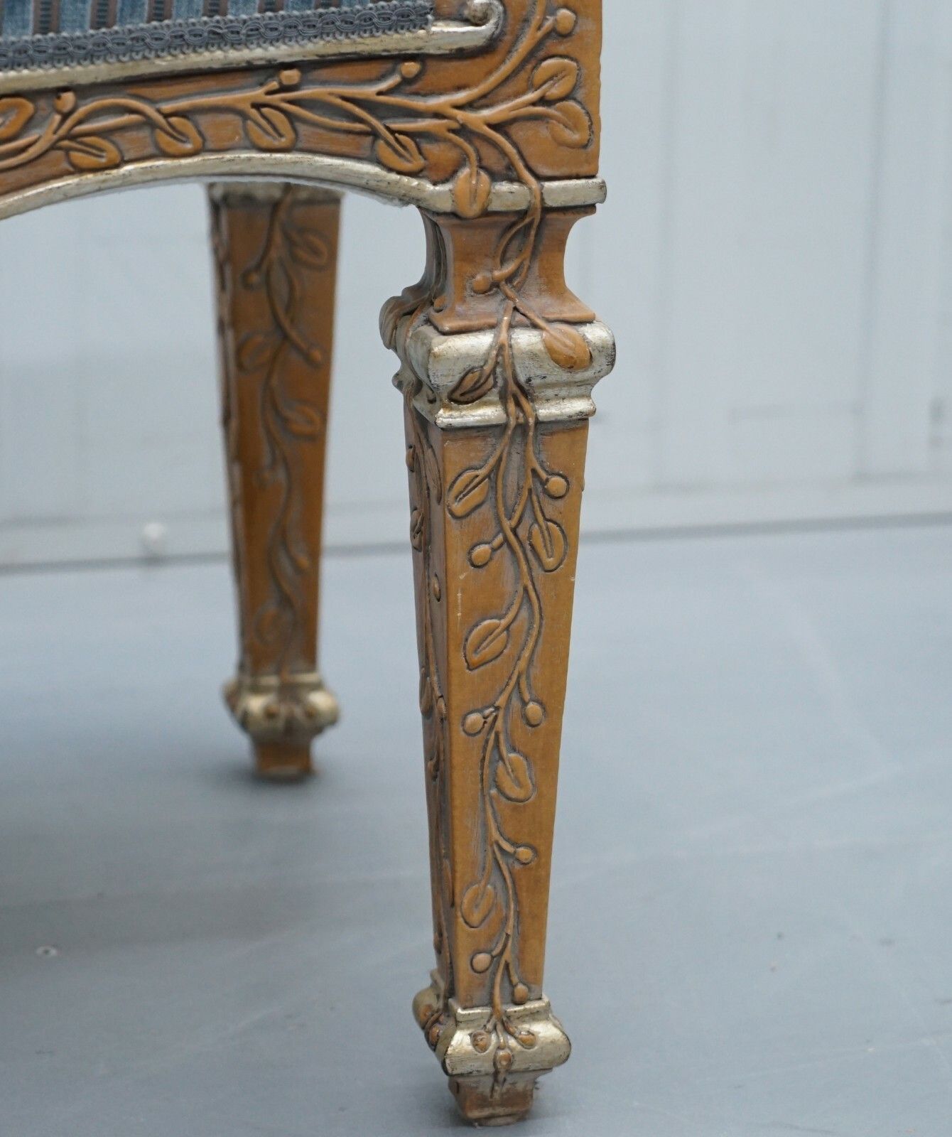 Lovely 18th Century Style Polychrome Painted Window Seat Ornate Floral Carvings photo buy