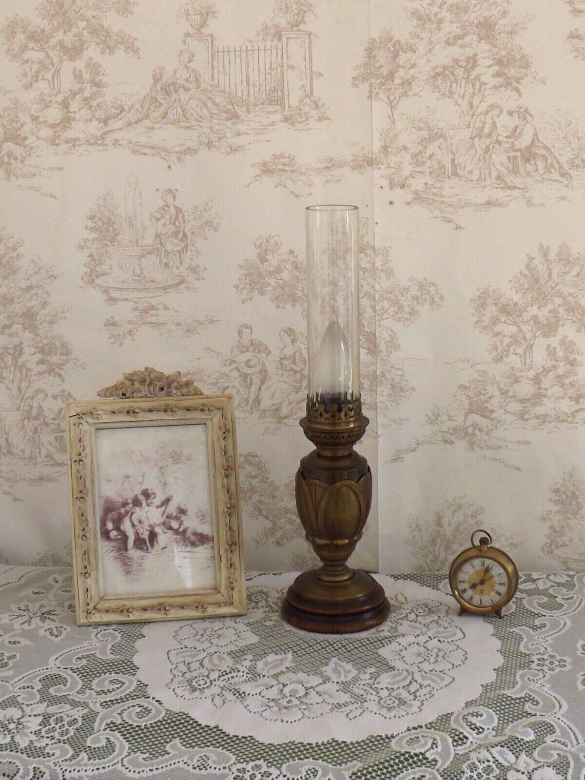 Lampe de table vintage de style Art Nouveau français, bronze et bois, abat-jour en verre transparent   Luminaires vintage français. Lampe de table. Lampe de chevet.