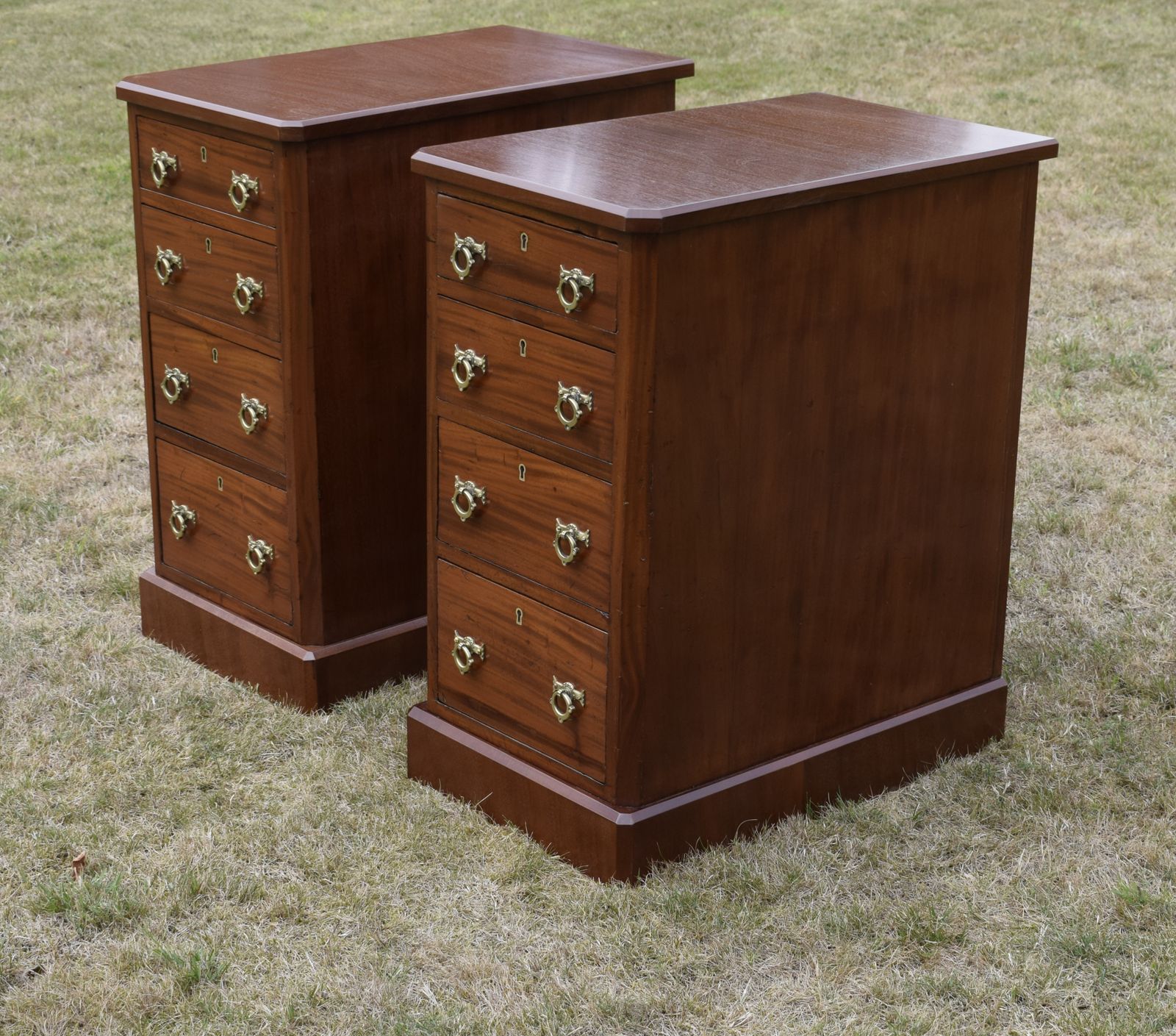photo furniture Pair Of Victorian Bedside Chests