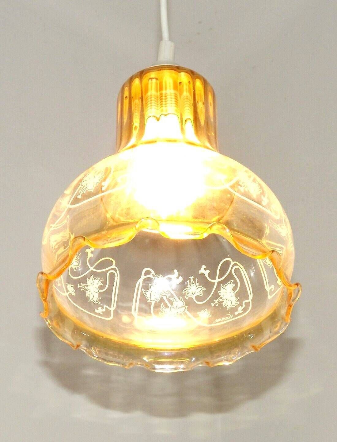 Plafonnier vintage français en verre ambré signé Vianne, élégance florale à bord festonné - Luminaires vintage français. Plafonnier signé. photo 75.0