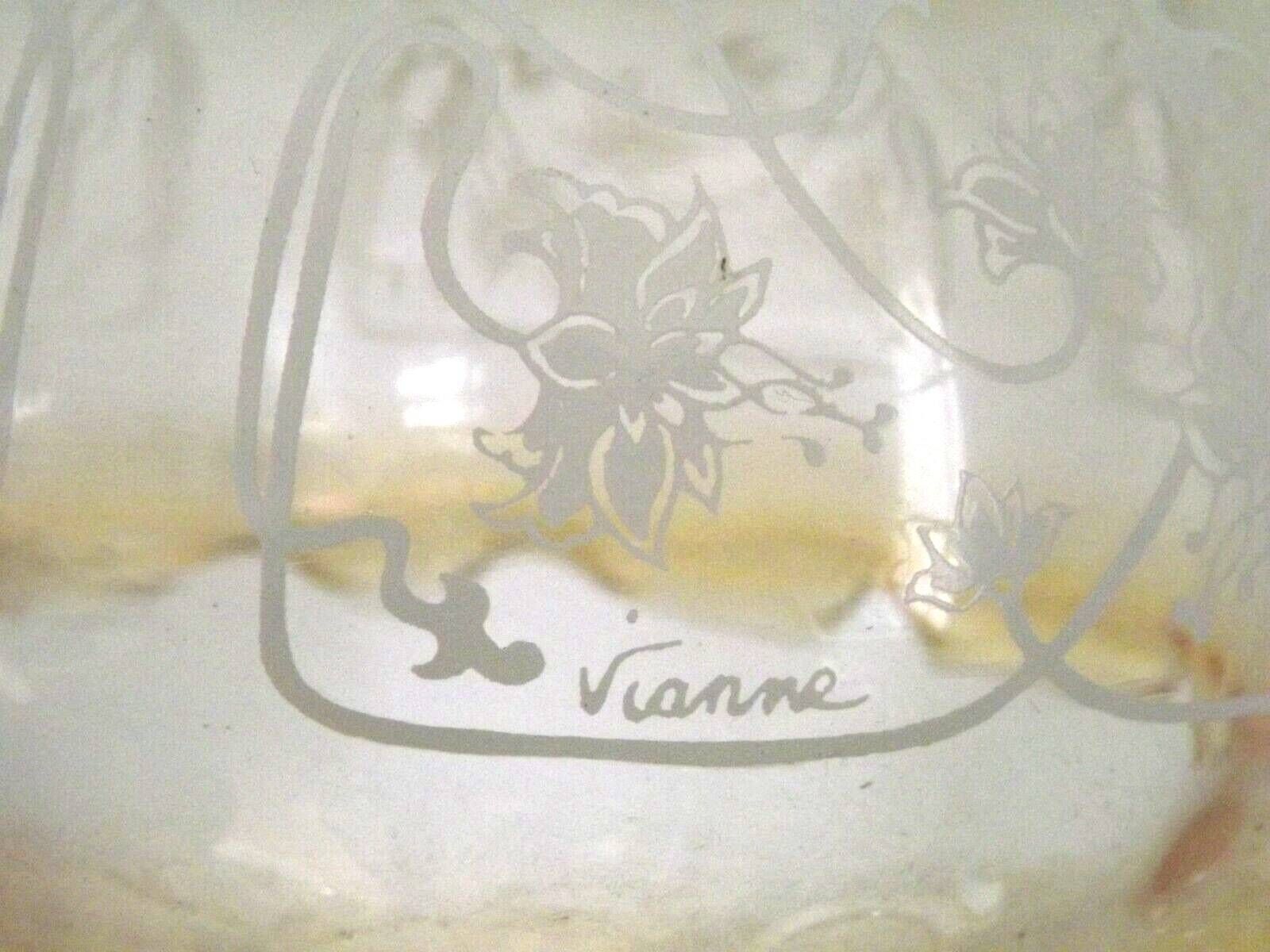 Plafonnier vintage français en verre ambré signé Vianne, élégance florale à bord festonné - Luminaires vintage français. Plafonnier signé. photo vinterior